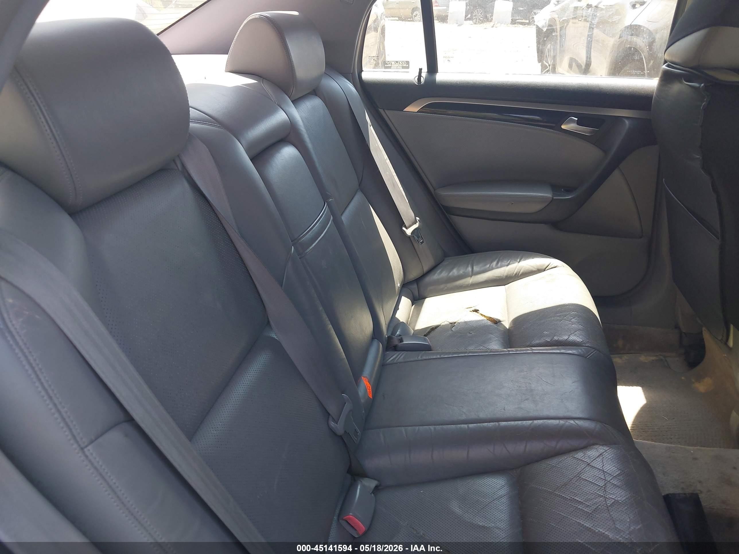 2005 Acura Tl   Silver vin: 19UUA66265A052908