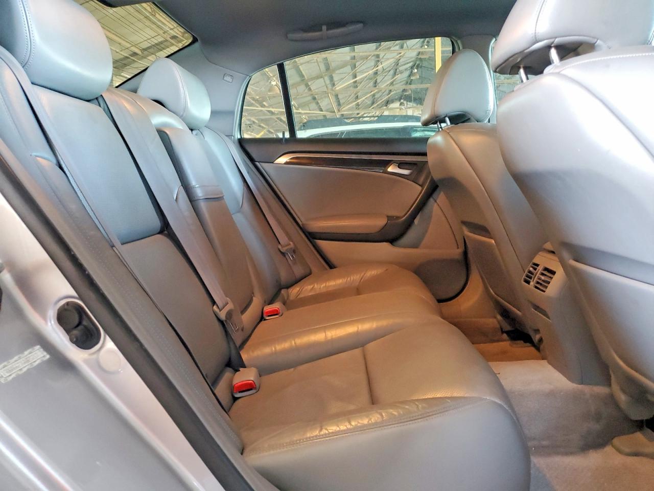 2006 Acura 3.2tl Silver vin: 19UUA66276A025217