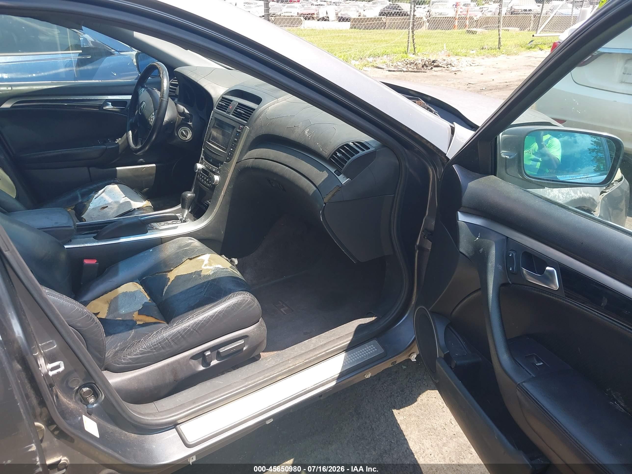 2004 Acura Tl   Silver vin: 19UUA66294A047555