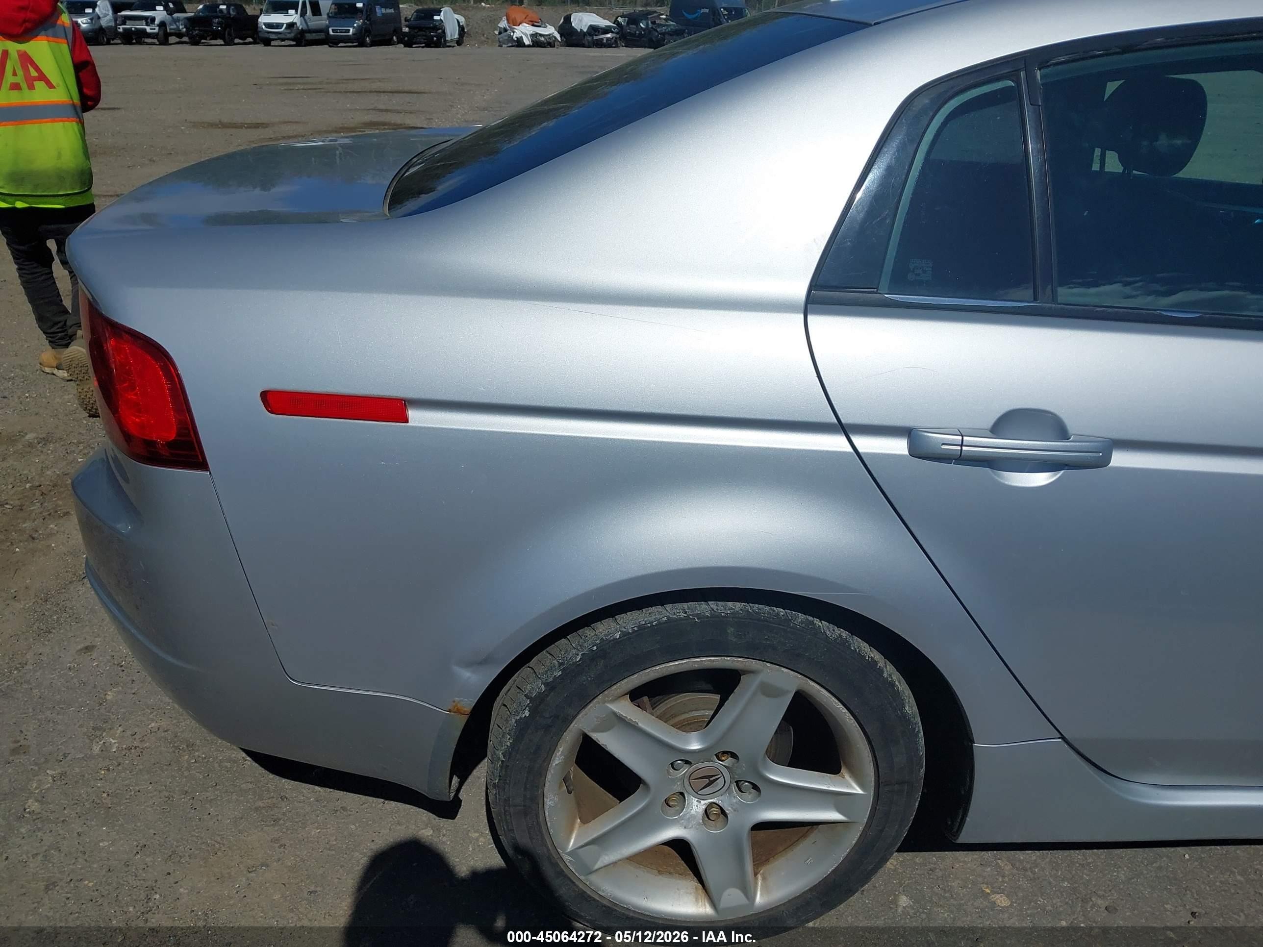 2004 Acura Tl   Silver vin: 19UUA662X4A053039