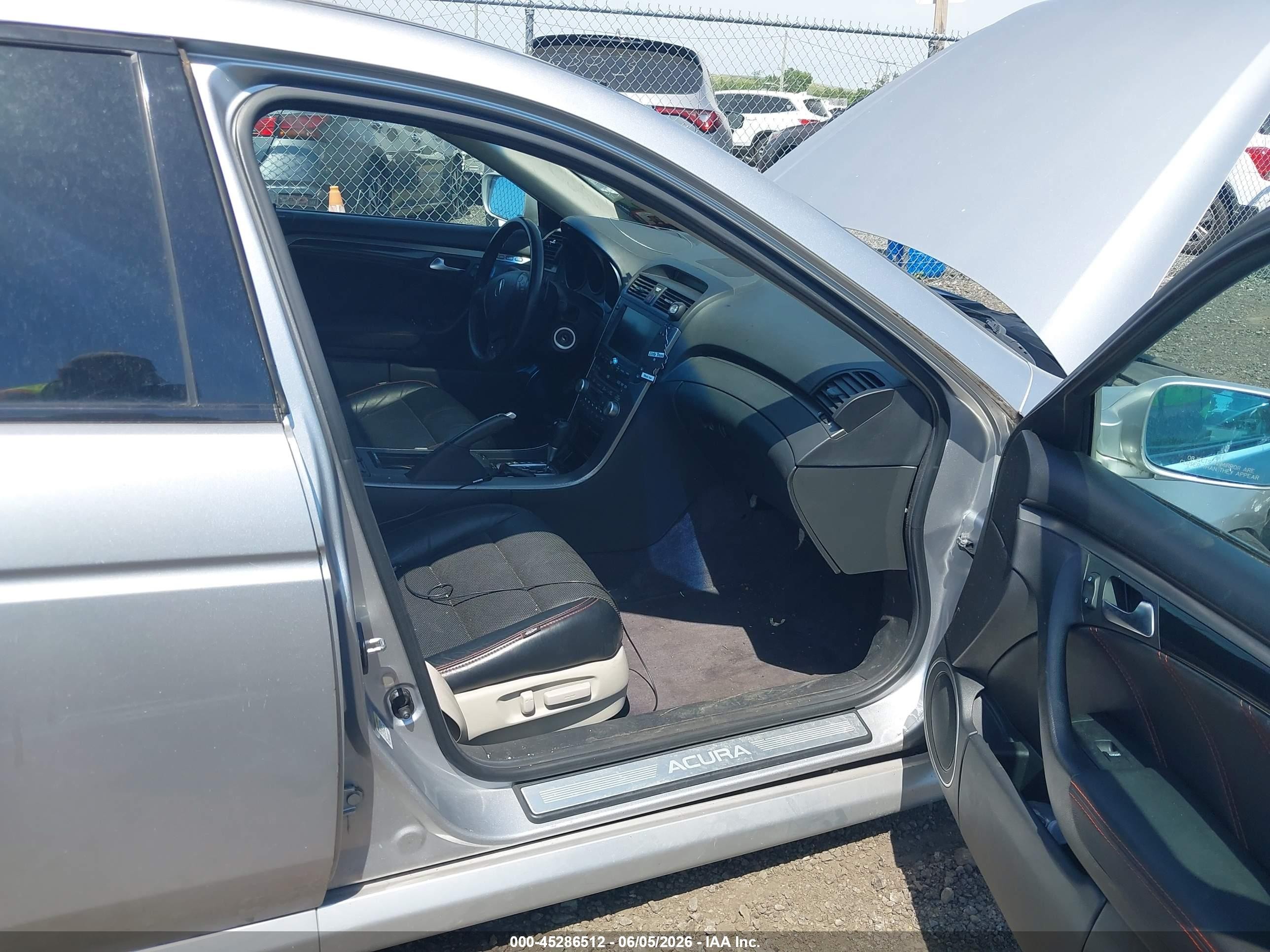 2008 Acura Tl Type S Silver vin: 19UUA76558A037112