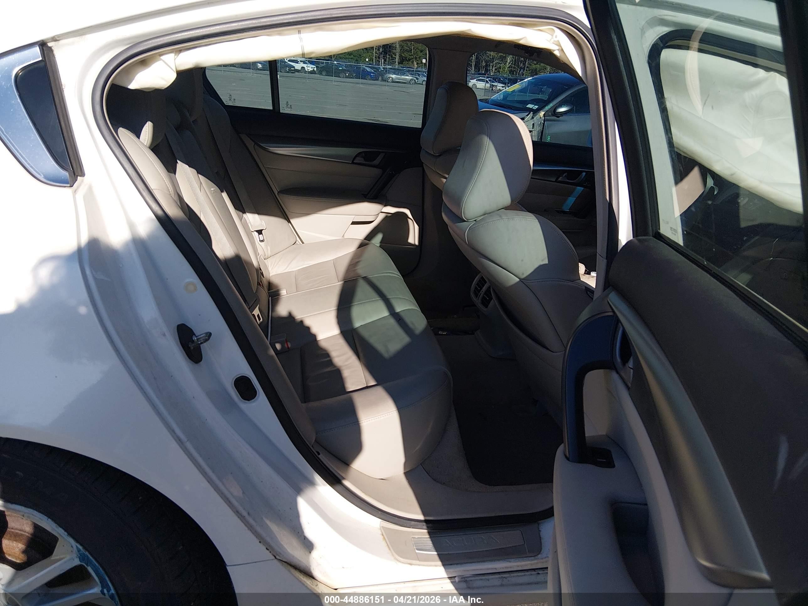 2009 Acura Tl 3.5 White vin: 19UUA86239A011279