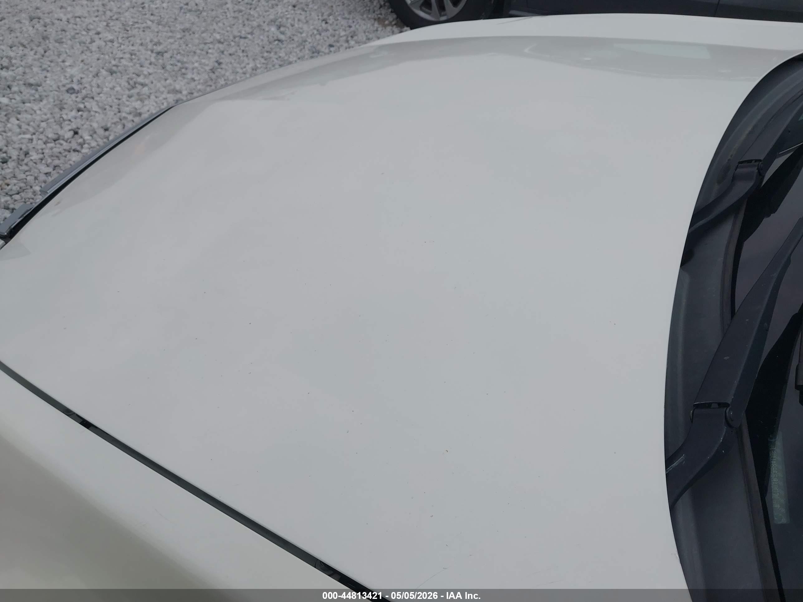2009 Acura Tl 3.5 White vin: 19UUA86569A007267