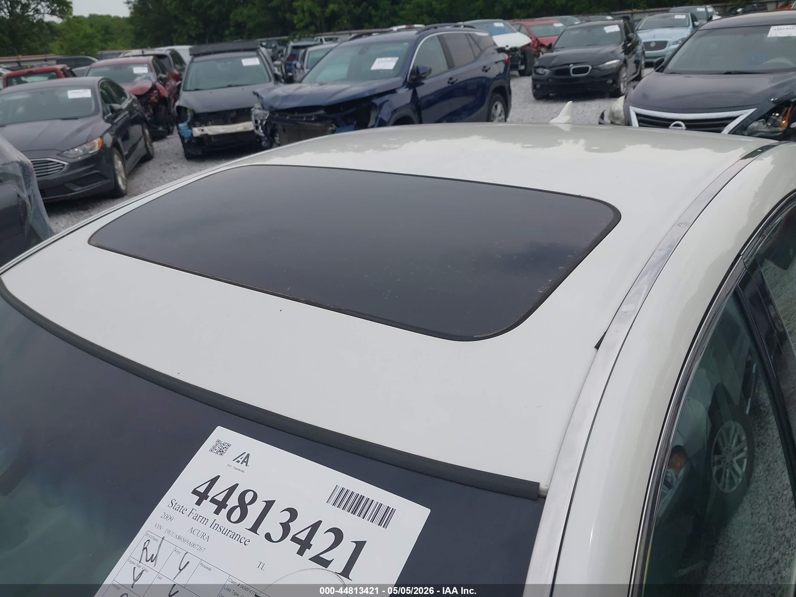 2009 Acura Tl 3.5 White vin: 19UUA86569A007267