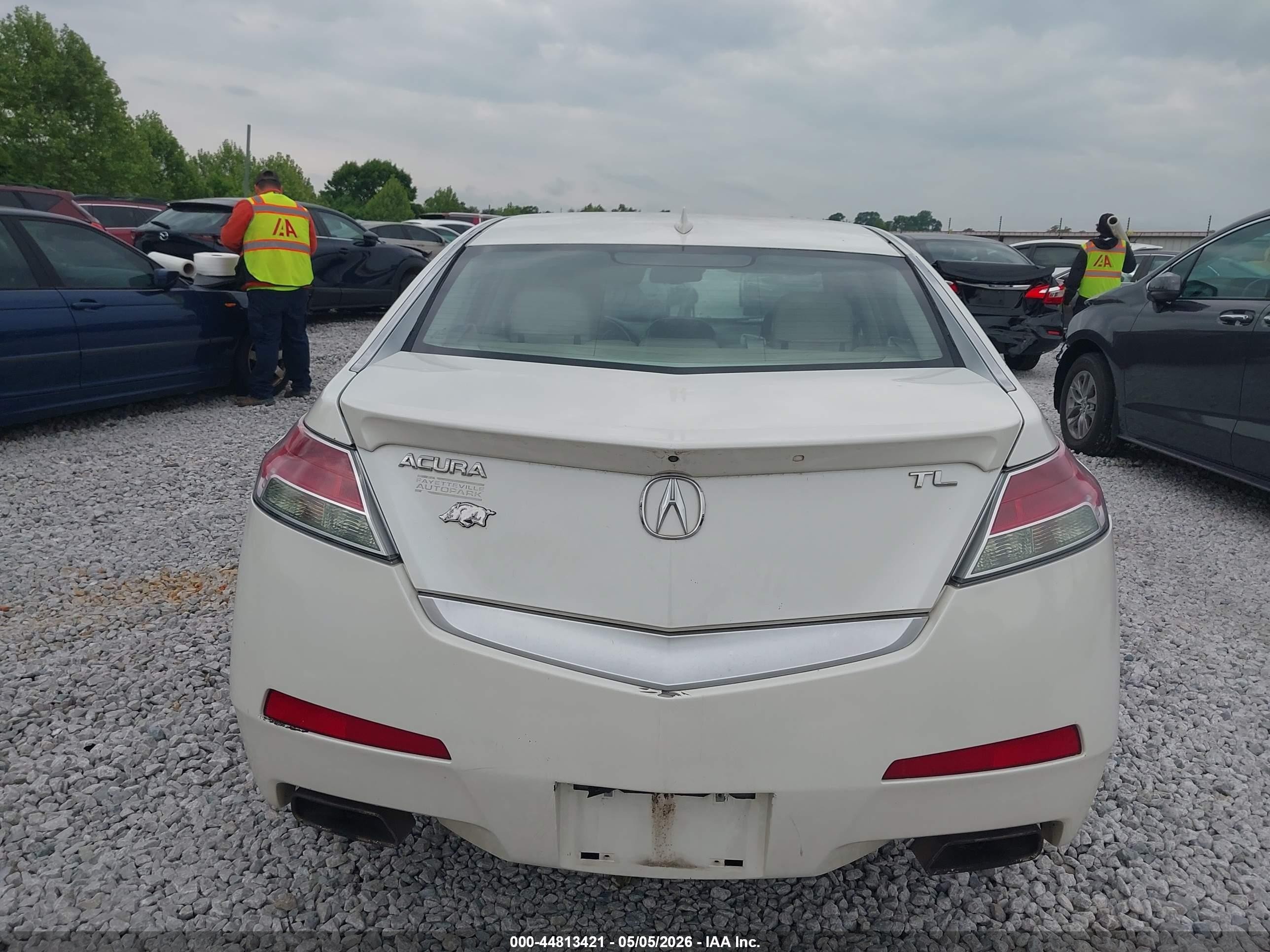 2009 Acura Tl 3.5 White vin: 19UUA86569A007267