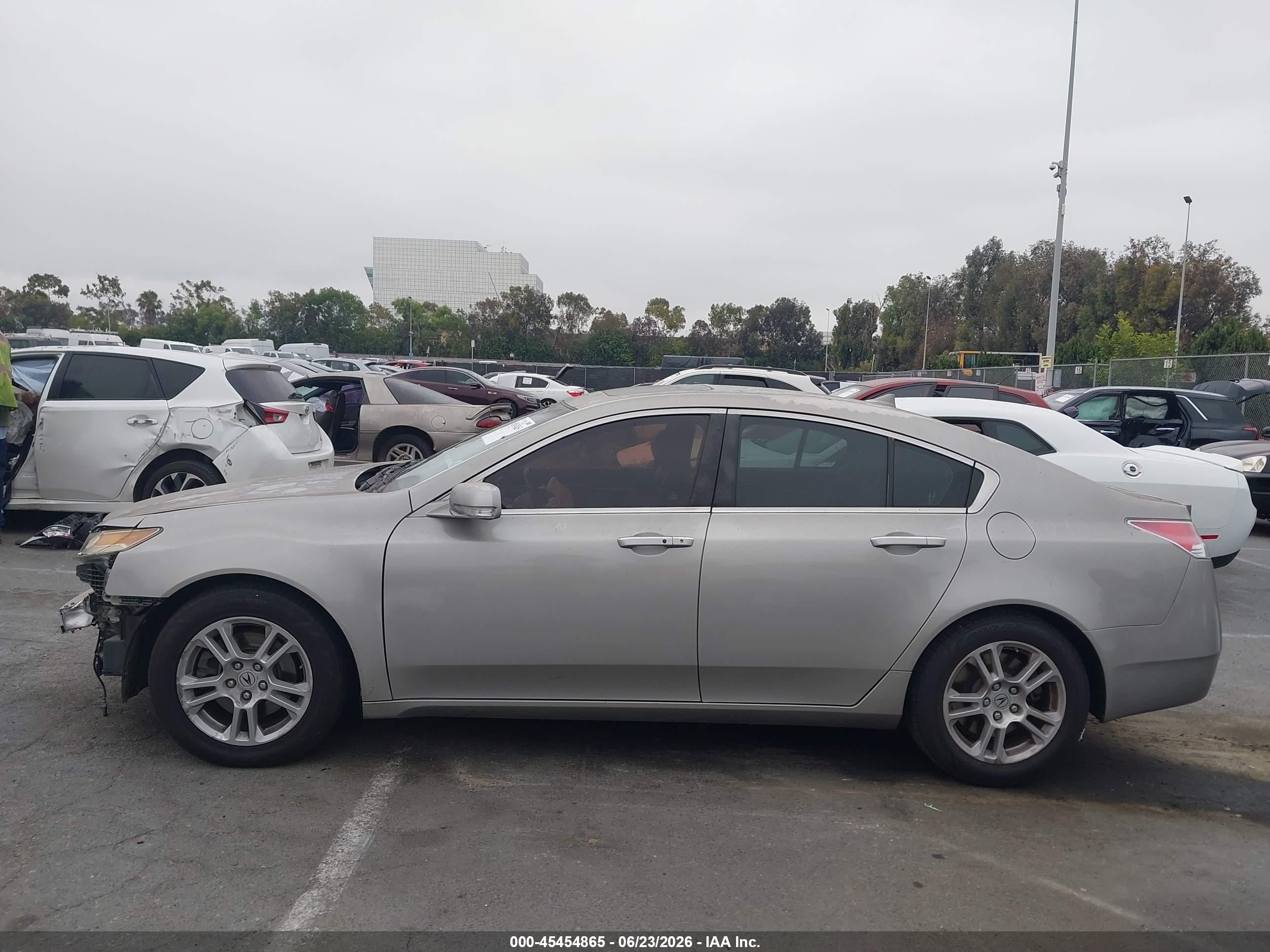2009 Acura Tl 3.5 Silver vin: 19UUA86569A010234