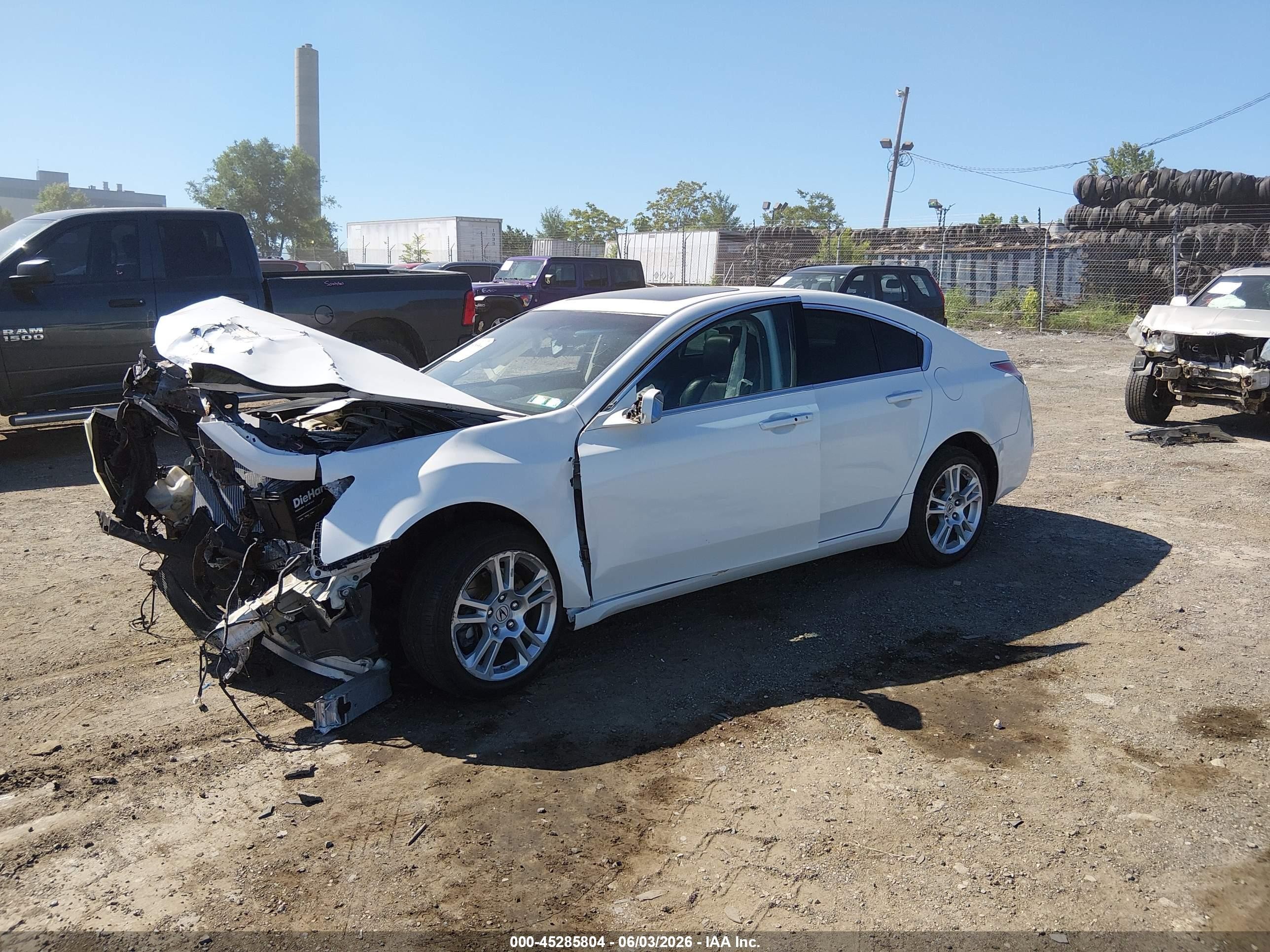 2009 Acura Tl 3.5 White vin: 19UUA86599A008932