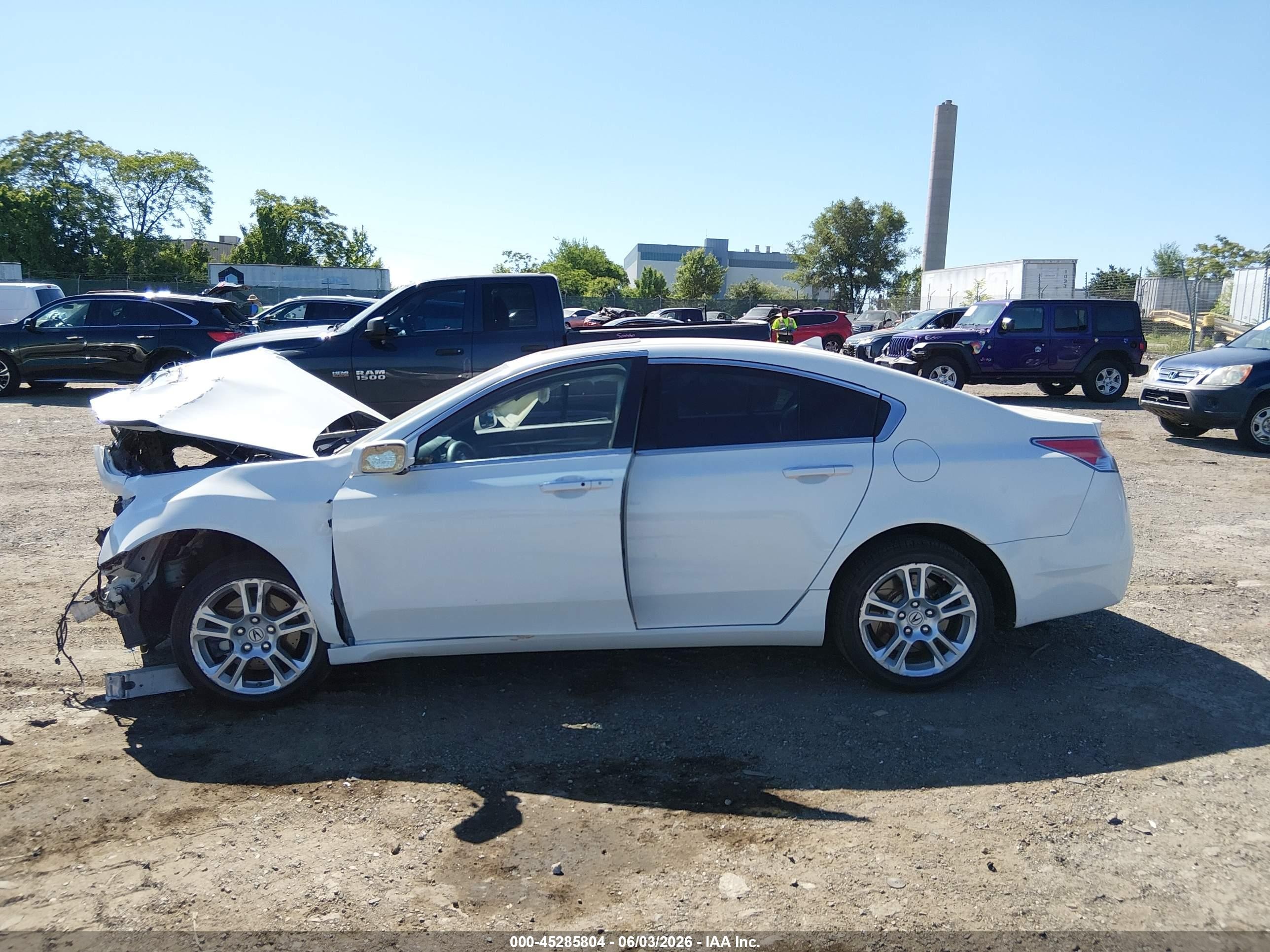 2009 Acura Tl 3.5 White vin: 19UUA86599A008932