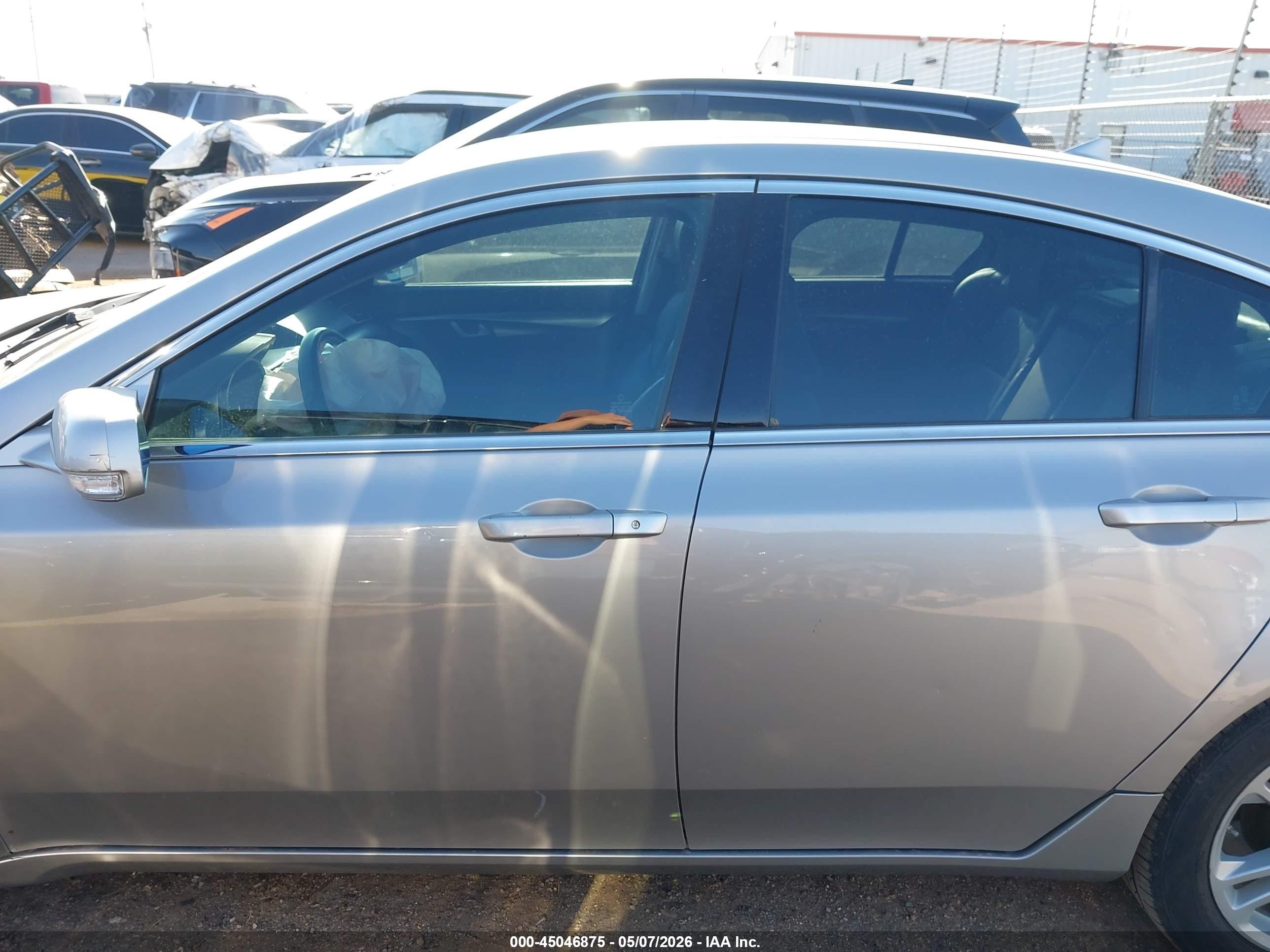 2010 Acura Tl 3.5 Silver vin: 19UUA8F21AA005503