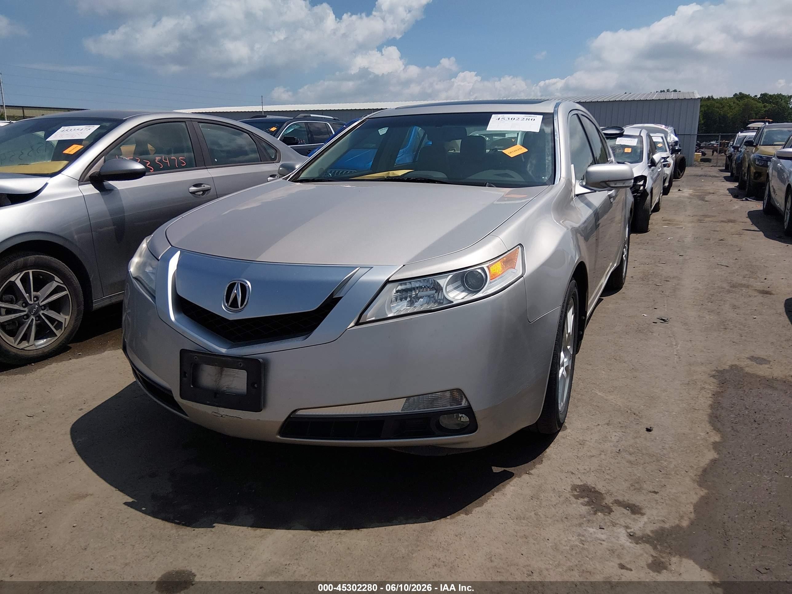 2011 Acura Tl 3.5 Silver vin: 19UUA8F22BA009061