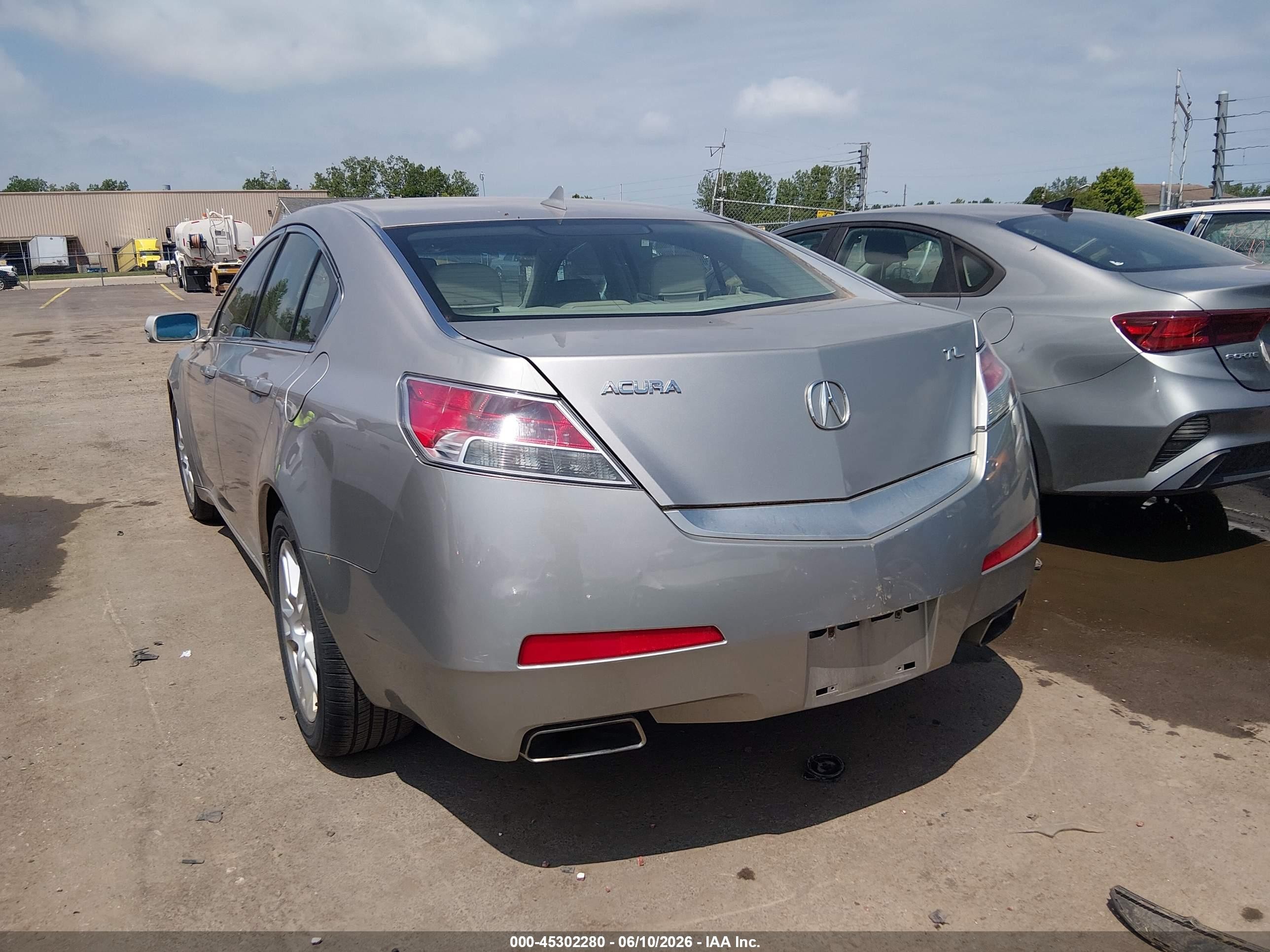 2011 Acura Tl 3.5 Silver vin: 19UUA8F22BA009061