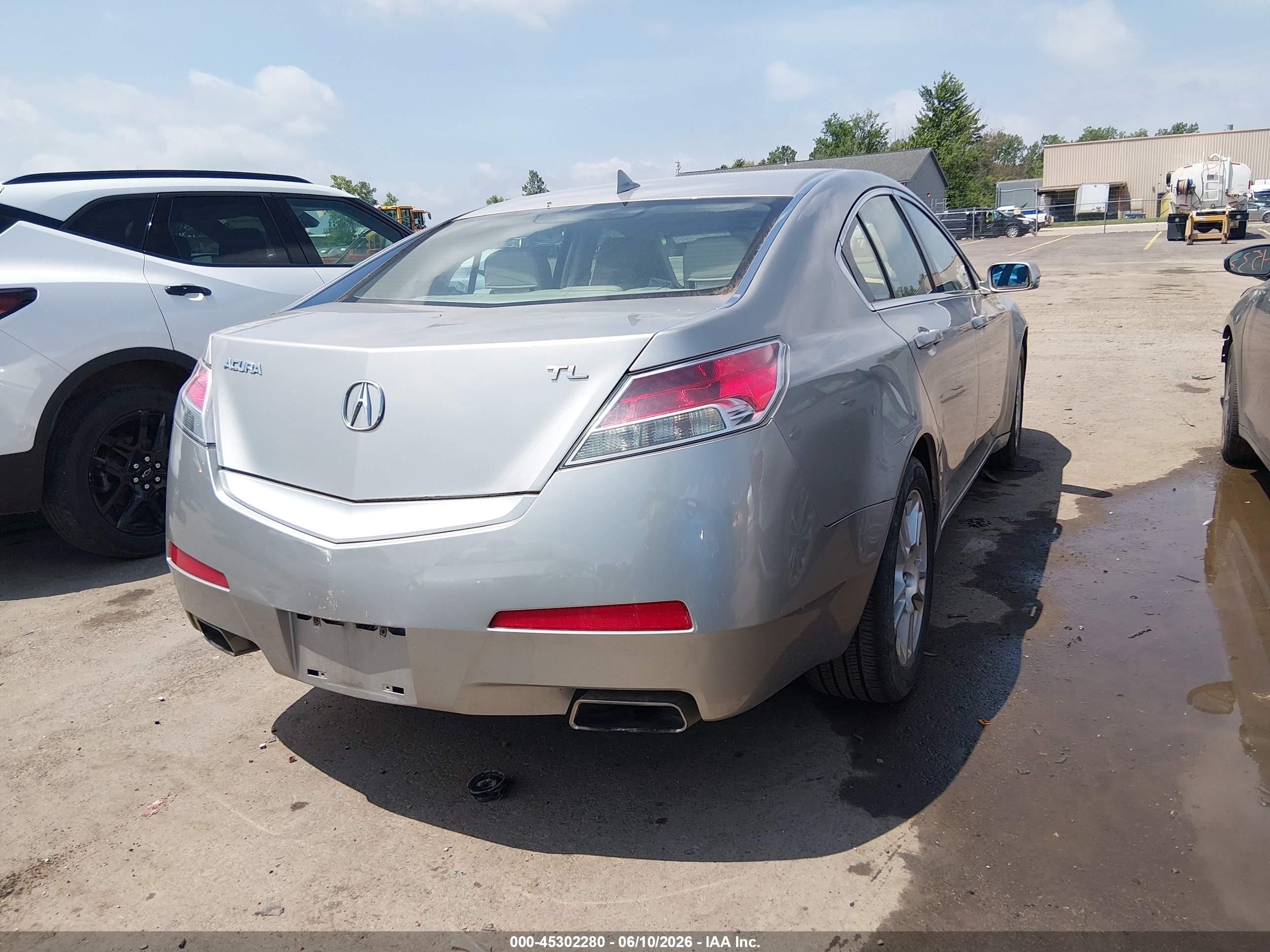 2011 Acura Tl 3.5 Silver vin: 19UUA8F22BA009061