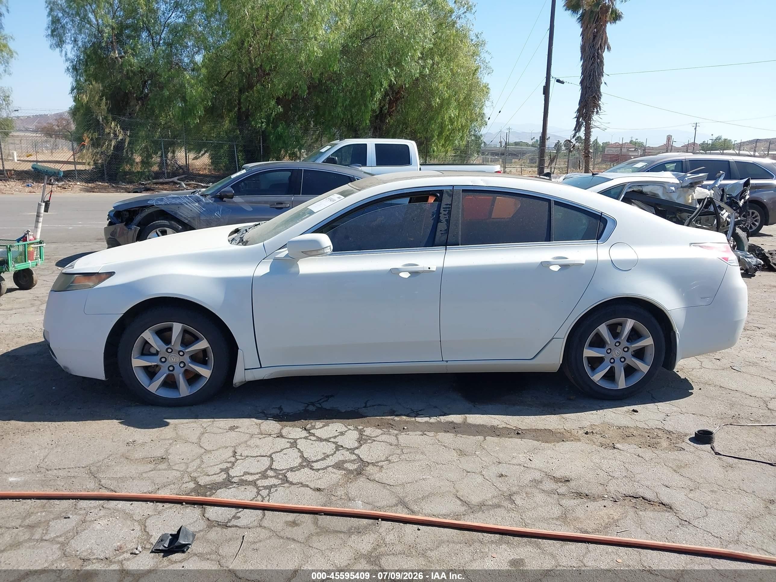 2012 Acura Tl 3.5 White vin: 19UUA8F23CA004162