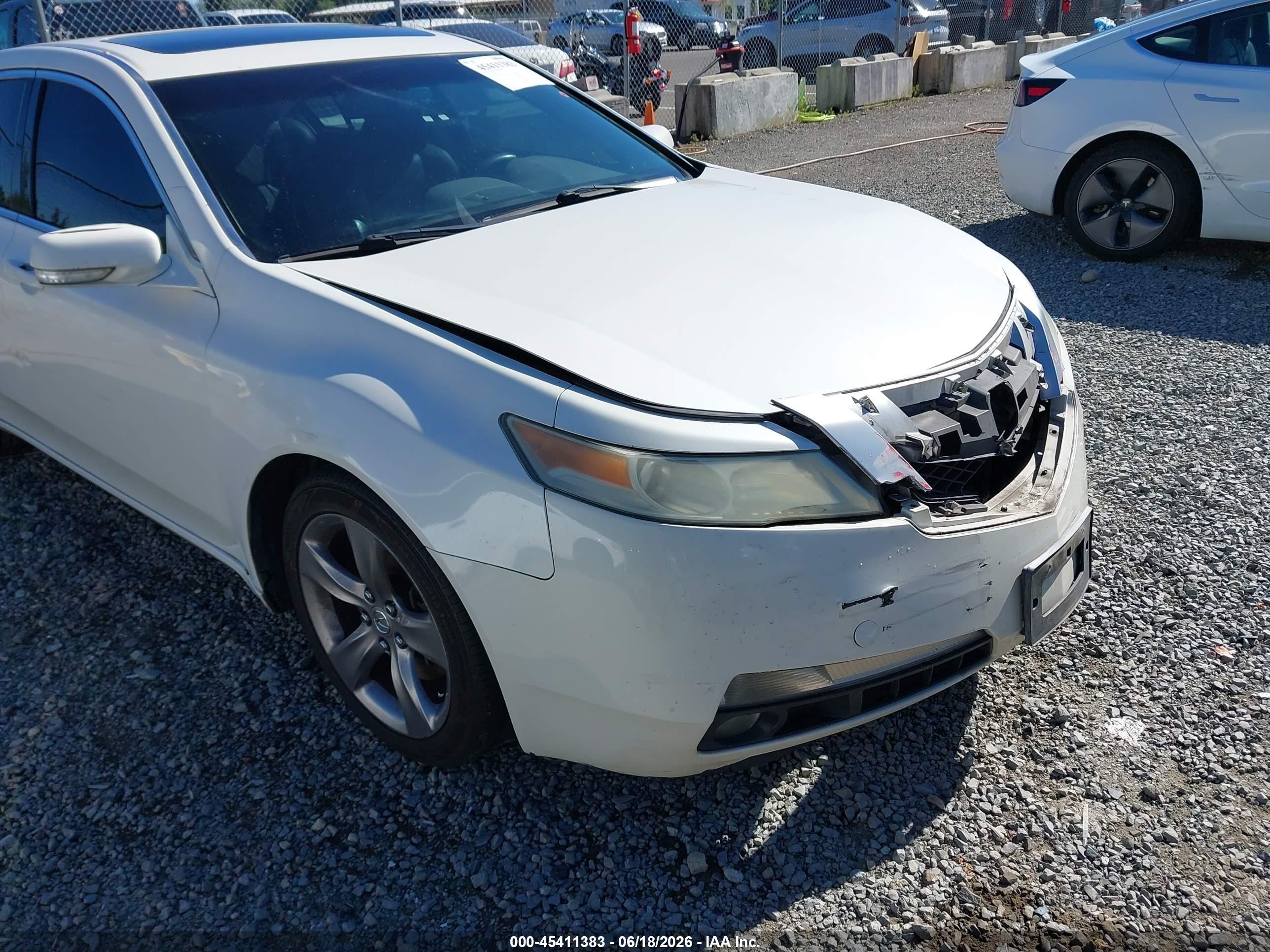2010 Acura Tl 3.5 White vin: 19UUA8F25AA026483