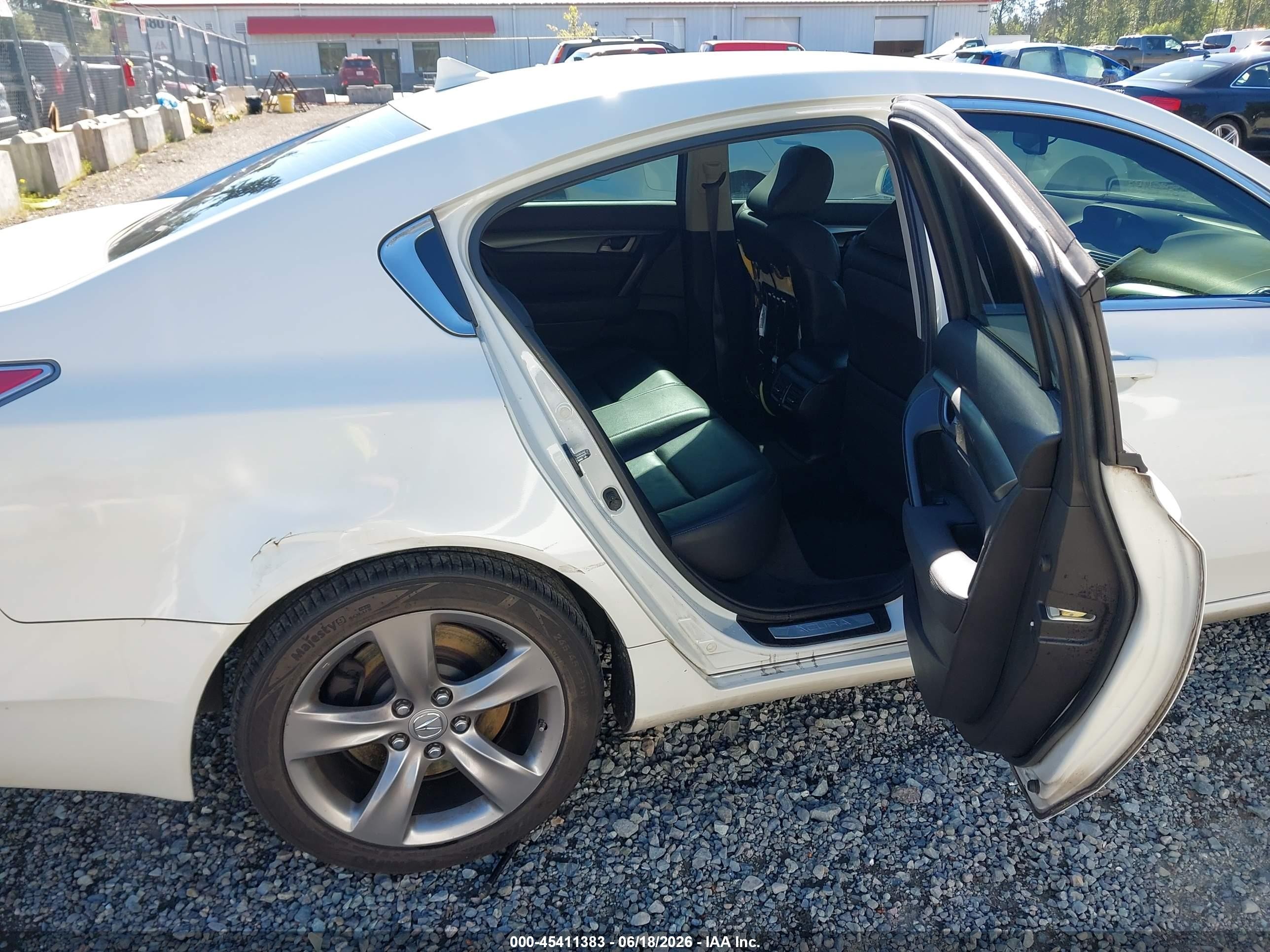 2010 Acura Tl 3.5 White vin: 19UUA8F25AA026483