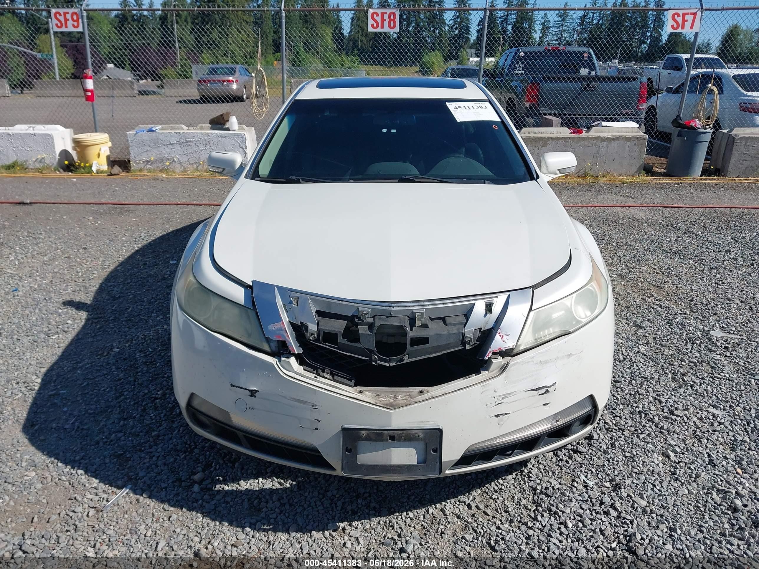2010 Acura Tl 3.5 White vin: 19UUA8F25AA026483