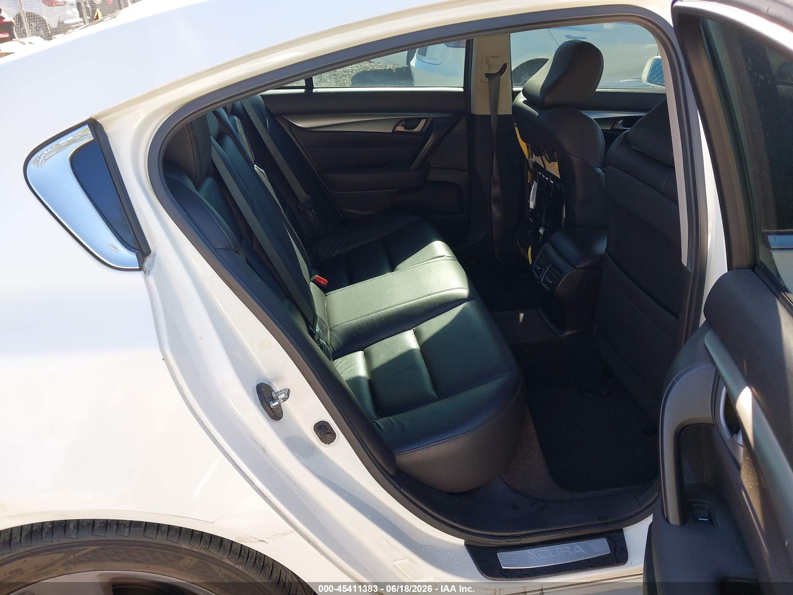 2010 Acura Tl 3.5 White vin: 19UUA8F25AA026483