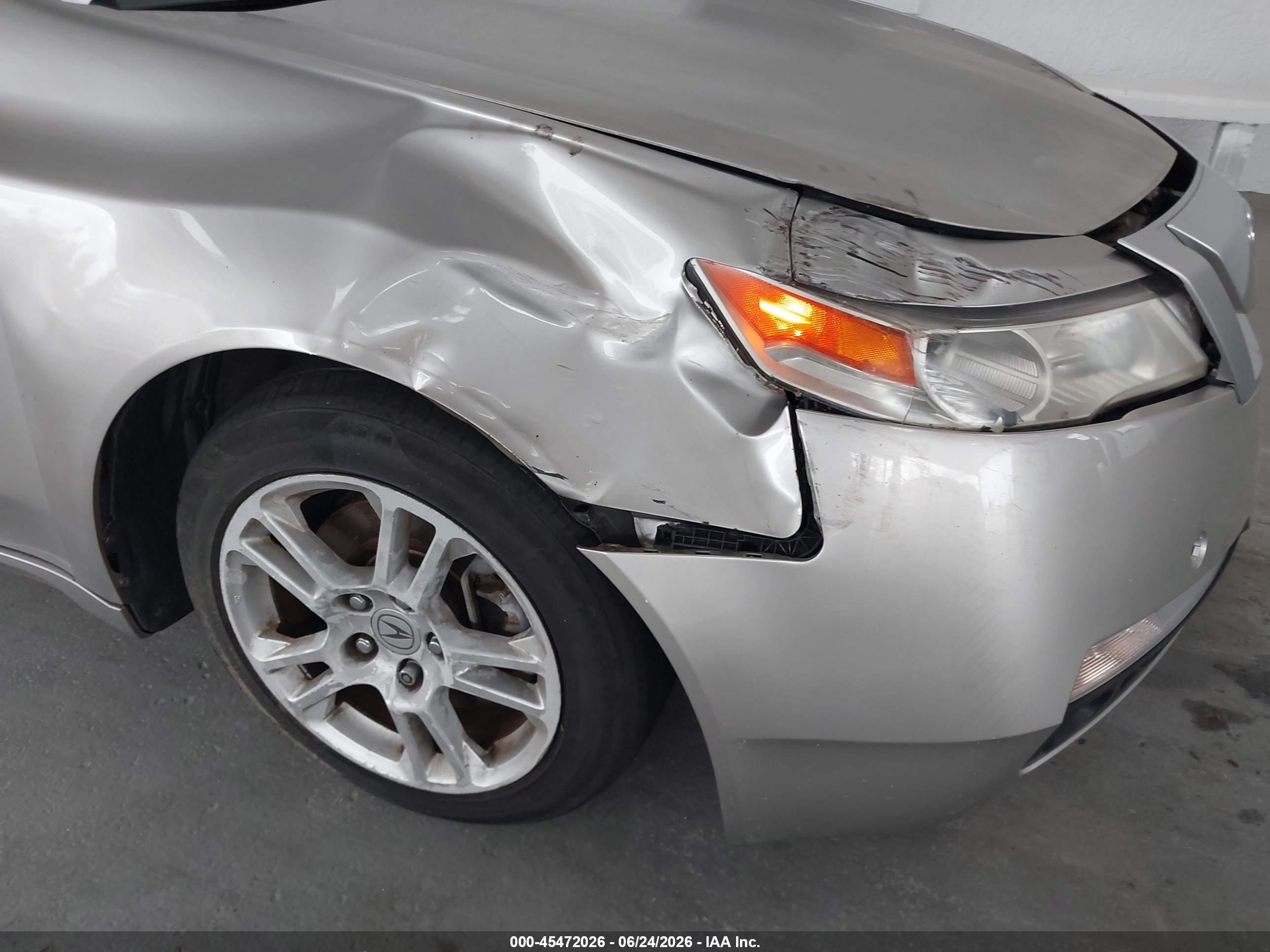 2010 Acura Tl 3.5 Silver vin: 19UUA8F25AA027407