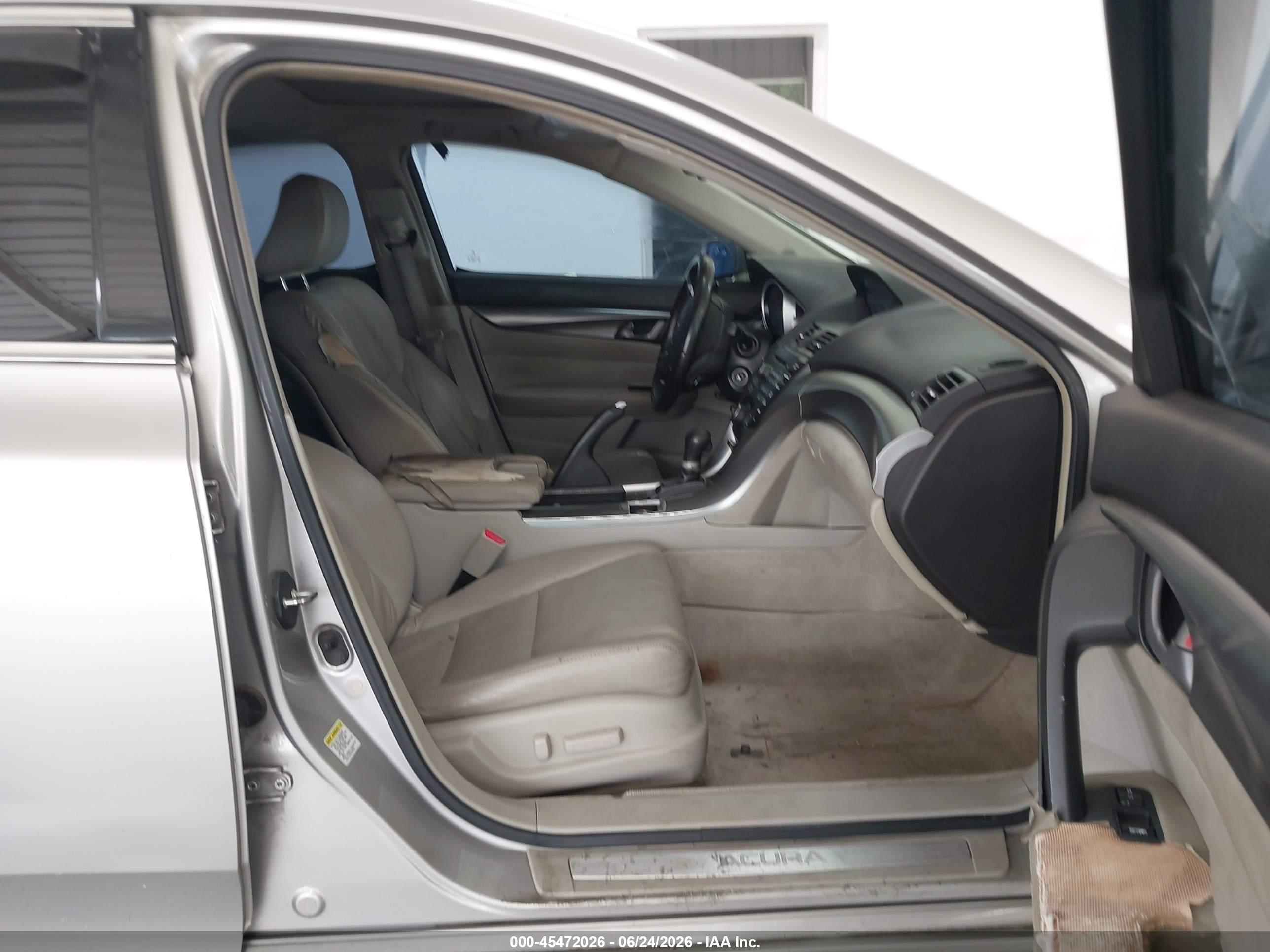 2010 Acura Tl 3.5 Silver vin: 19UUA8F25AA027407