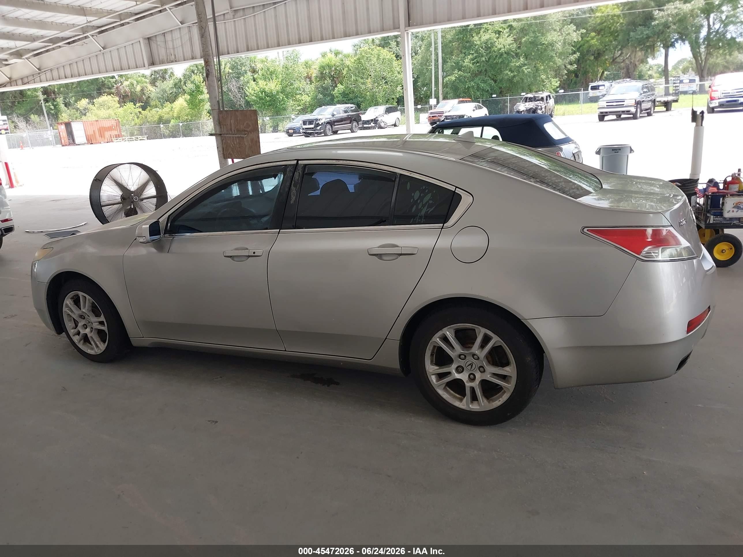 2010 Acura Tl 3.5 Silver vin: 19UUA8F25AA027407