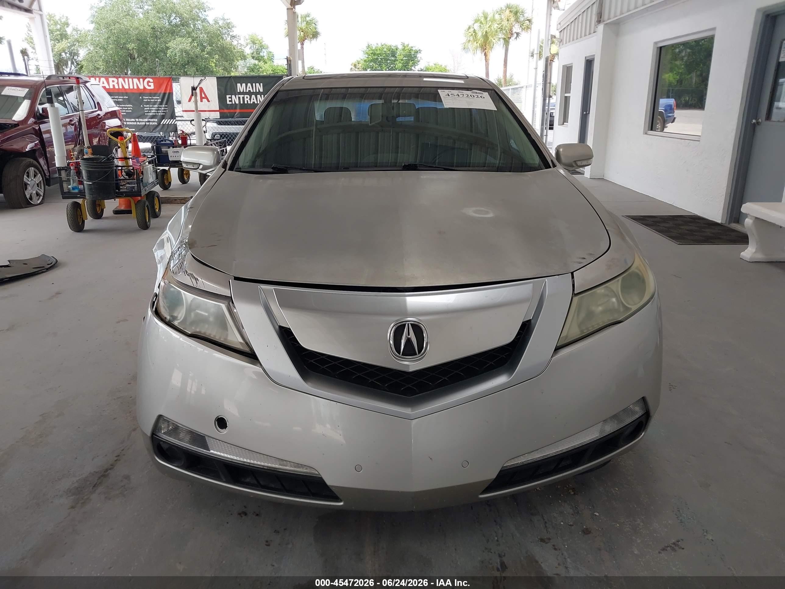 2010 Acura Tl 3.5 Silver vin: 19UUA8F25AA027407