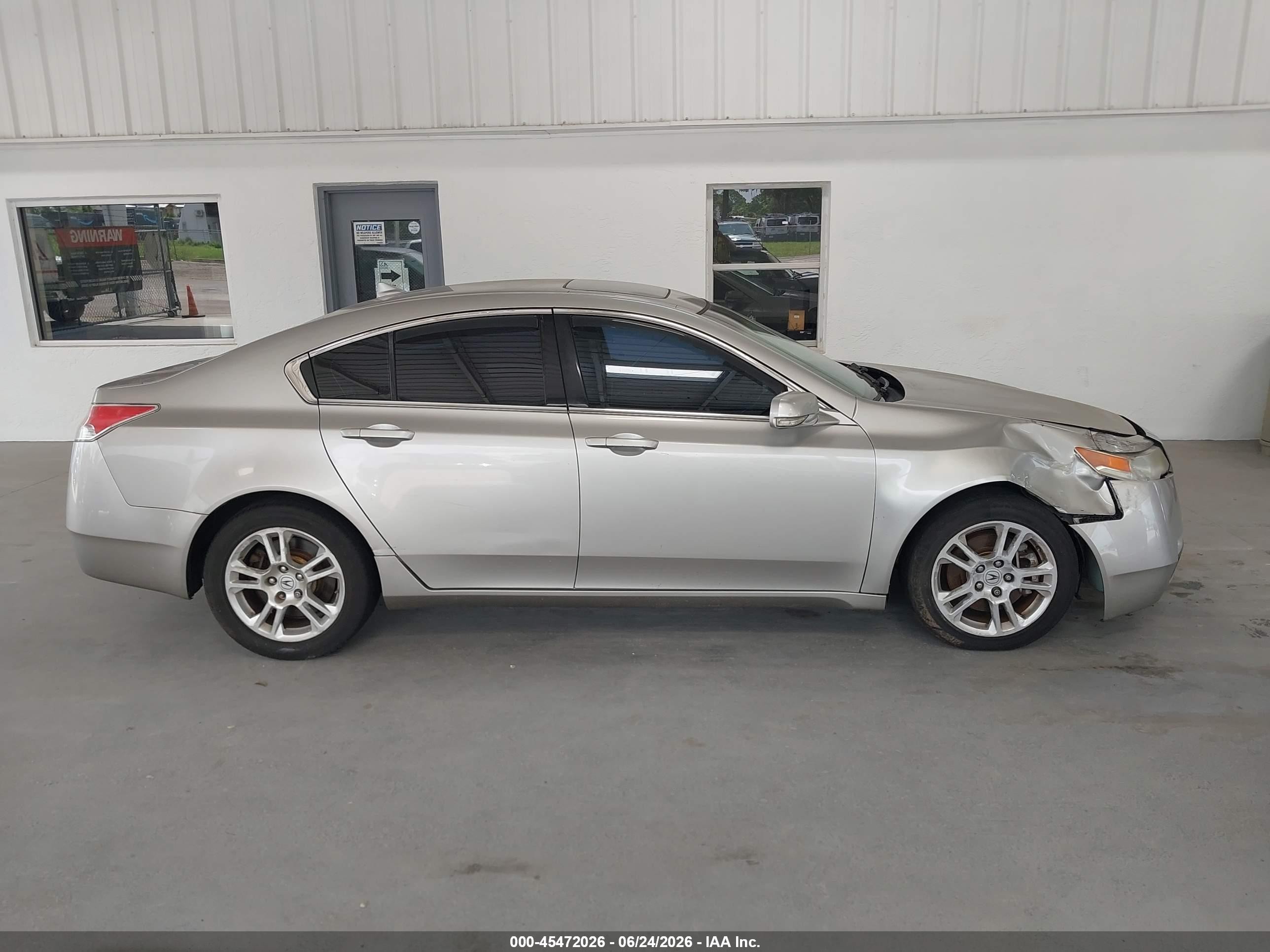2010 Acura Tl 3.5 Silver vin: 19UUA8F25AA027407