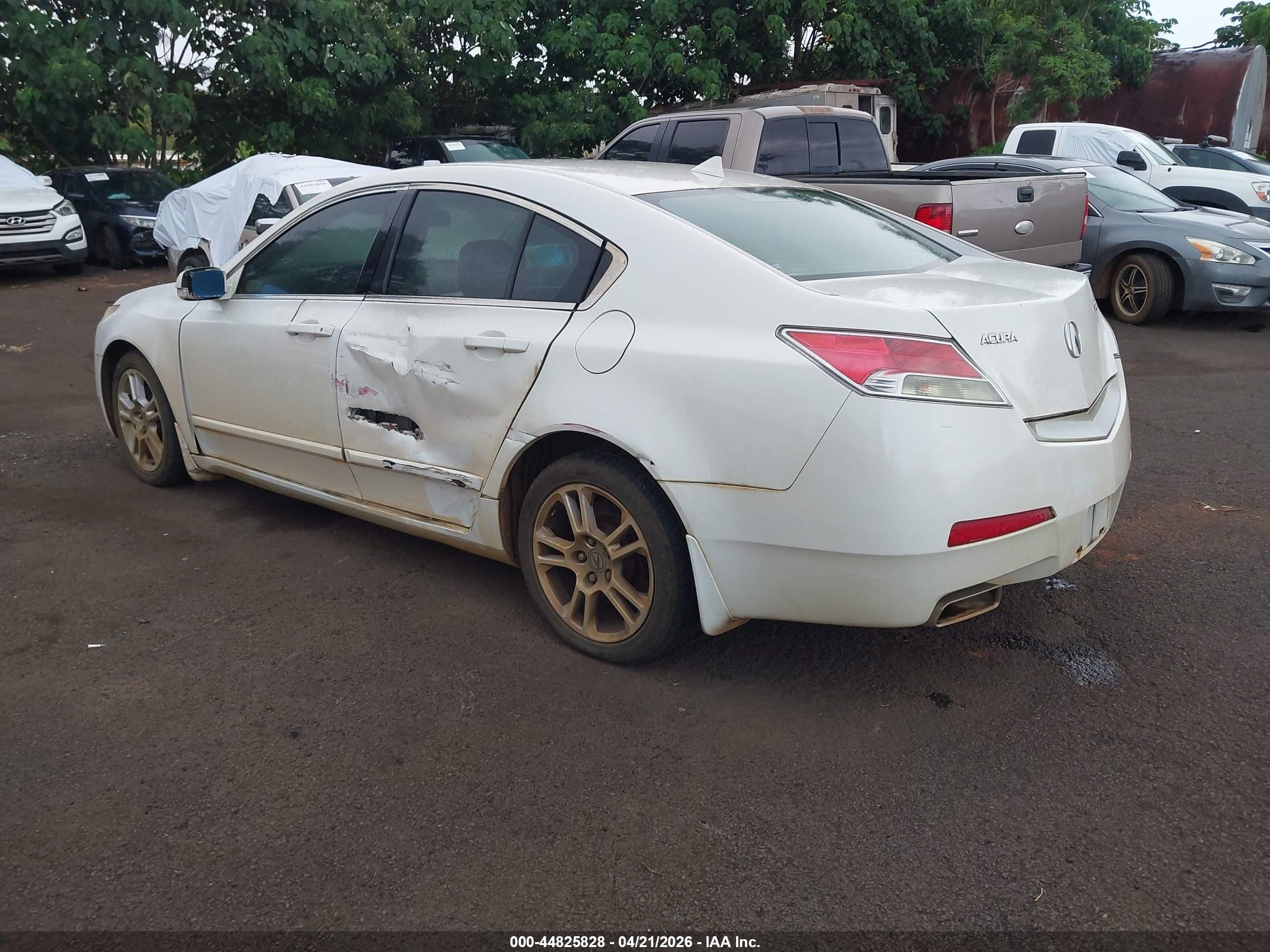 2010 Acura Tl 3.5 White vin: 19UUA8F26AA011247