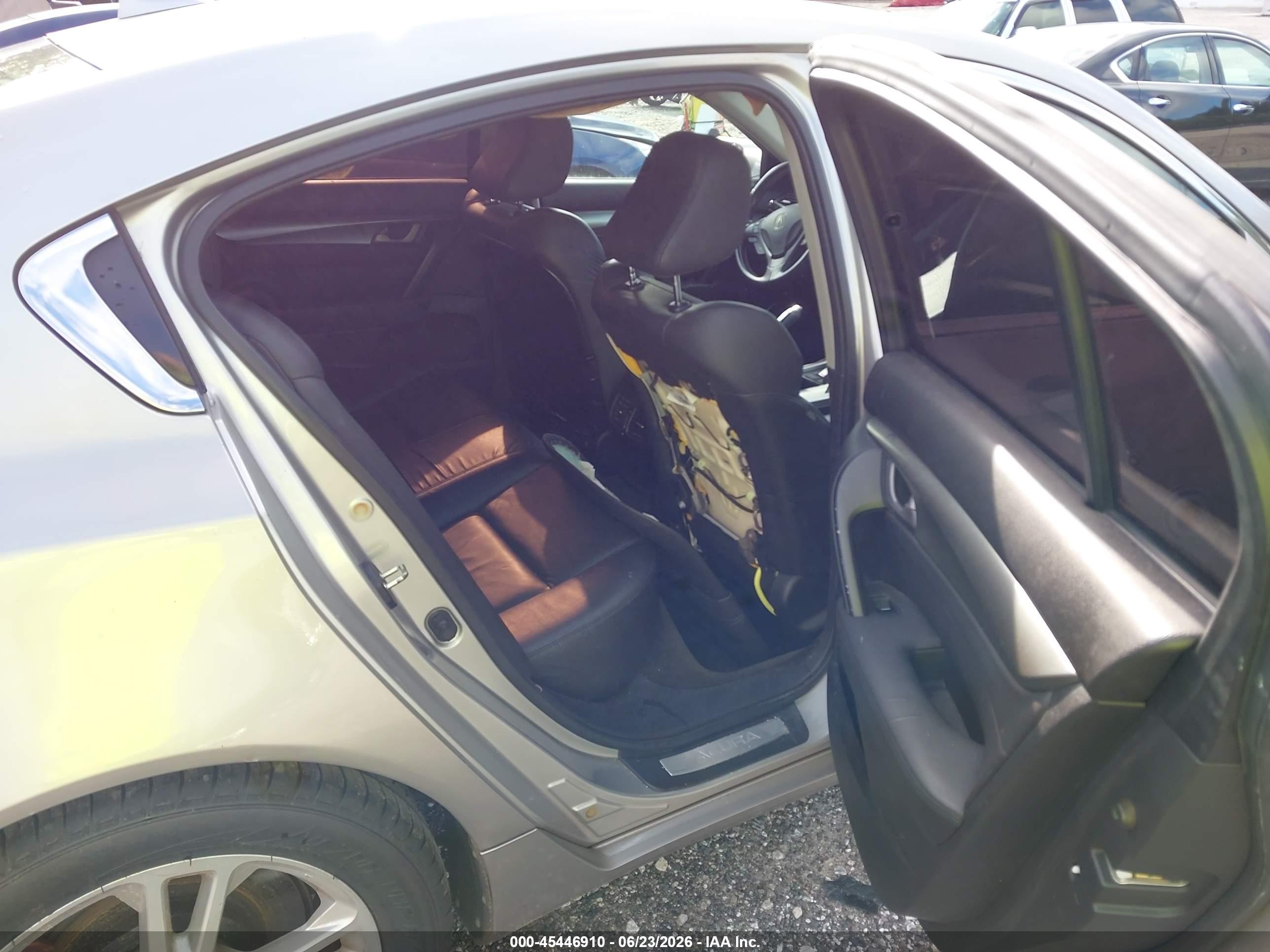 2010 Acura Tl 3.5 Silver vin: 19UUA8F26AA016125