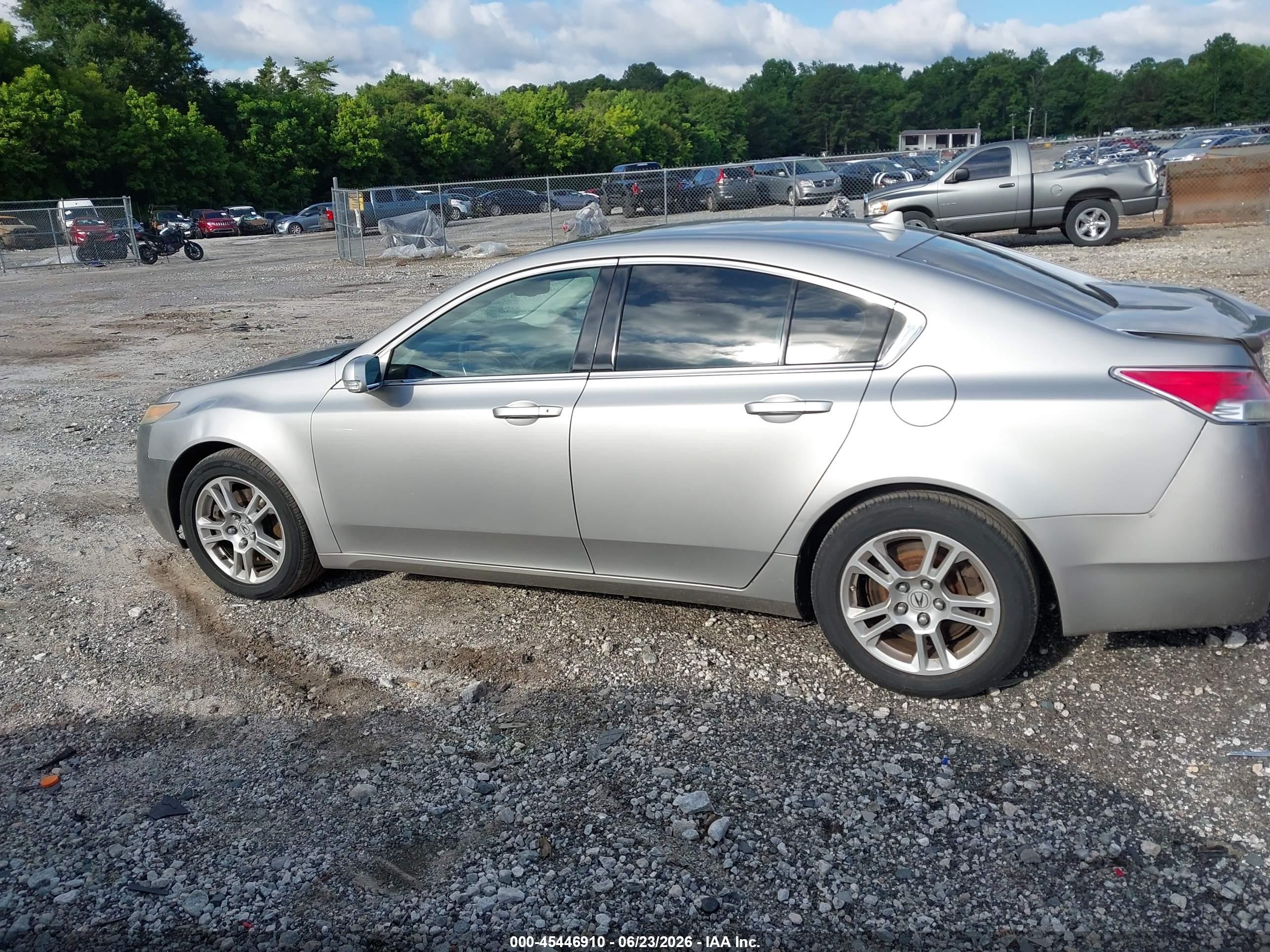 2010 Acura Tl 3.5 Silver vin: 19UUA8F26AA016125