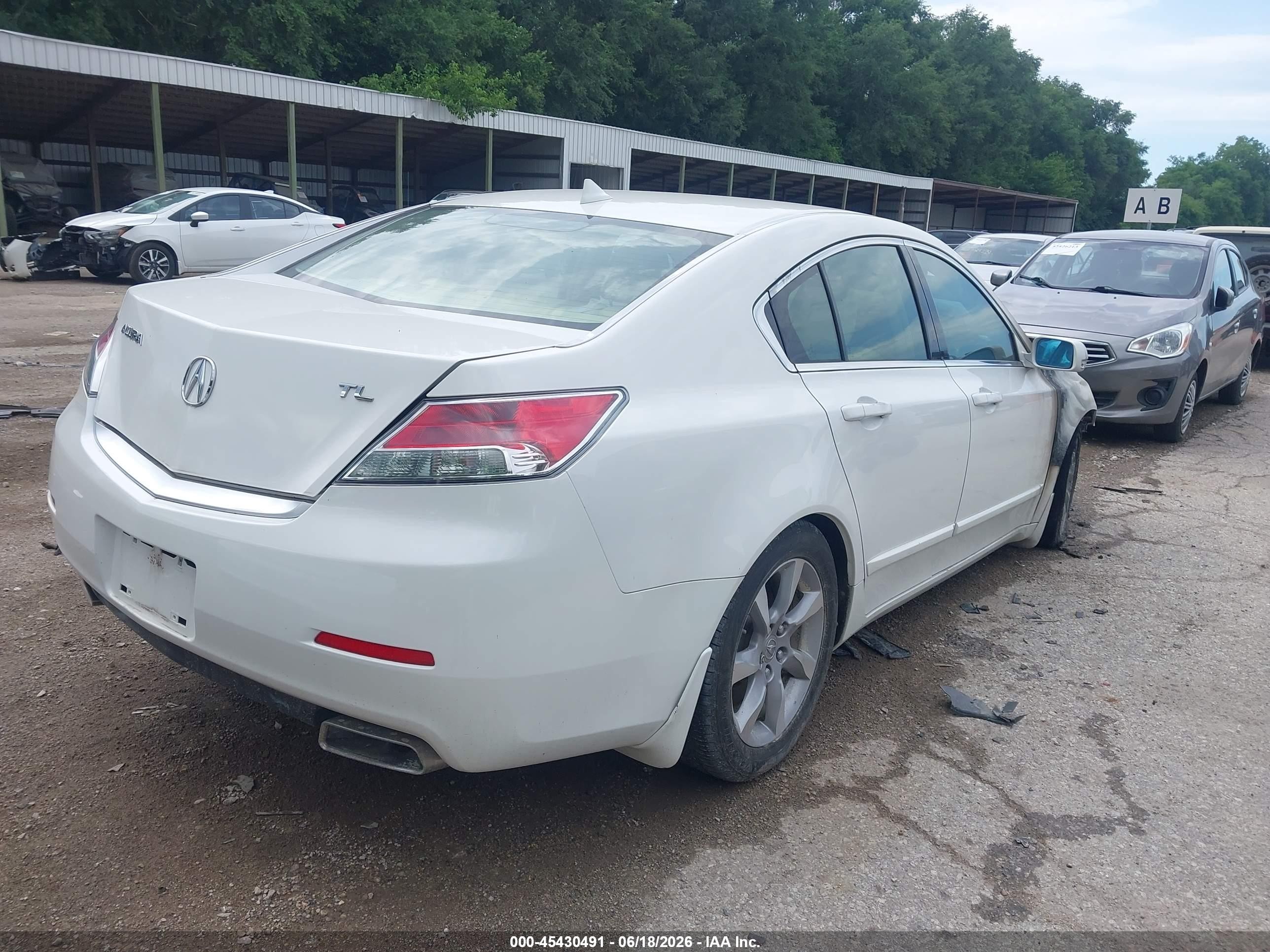 2012 Acura Tl 3.5 White vin: 19UUA8F26CA004169