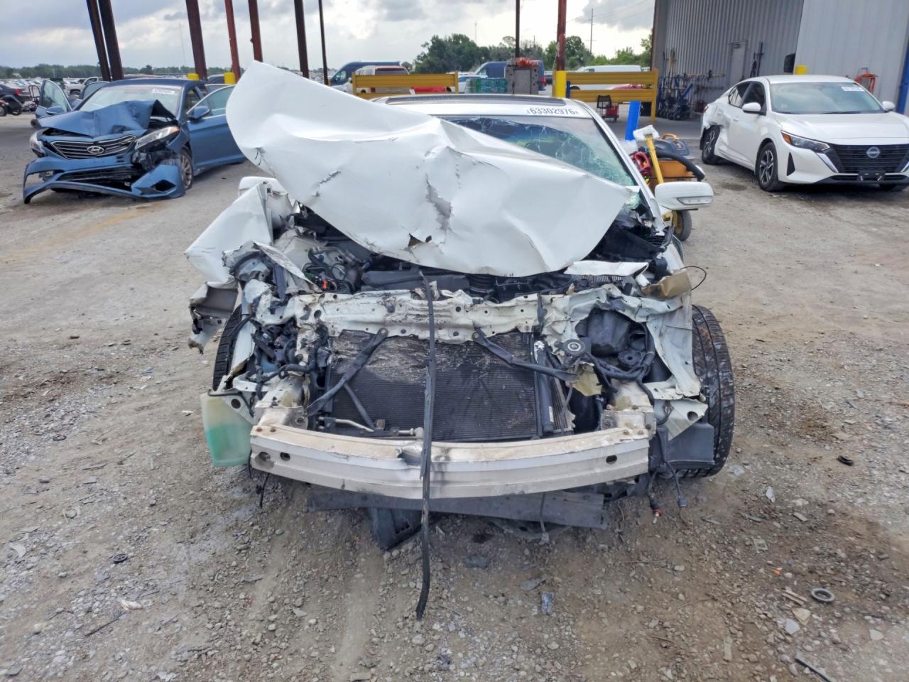 2013 Acura Tl White vin: 19UUA8F27DA017580