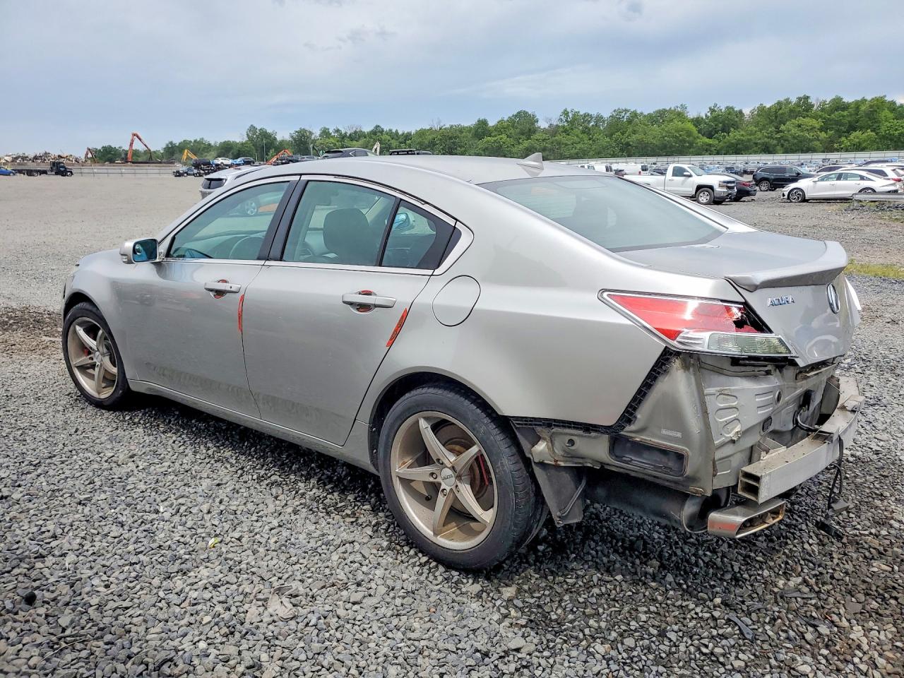 2010 Acura Tl Silver vin: 19UUA8F29AA009069
