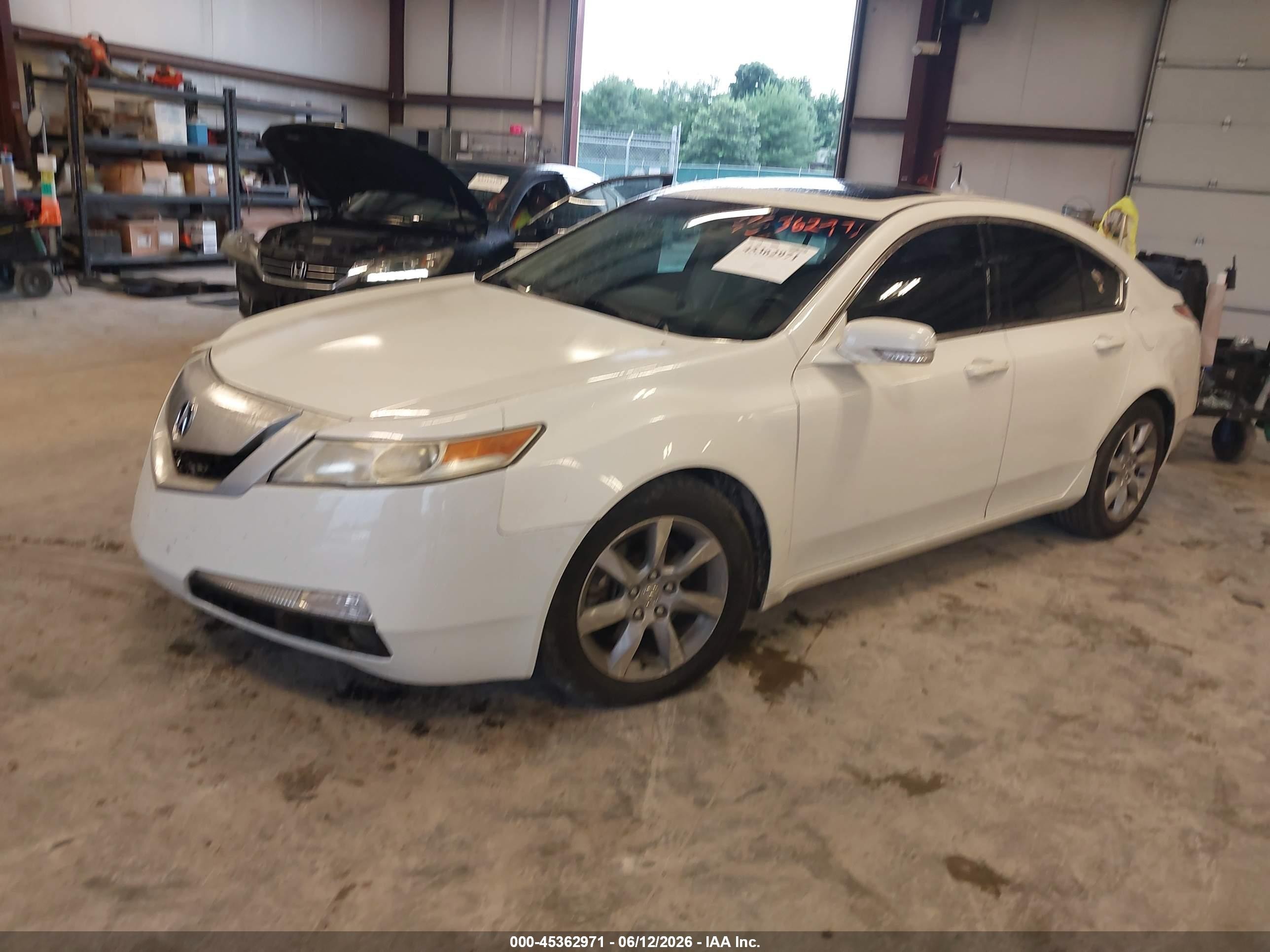 2010 Acura Tl 3.5 White vin: 19UUA8F29AA018421