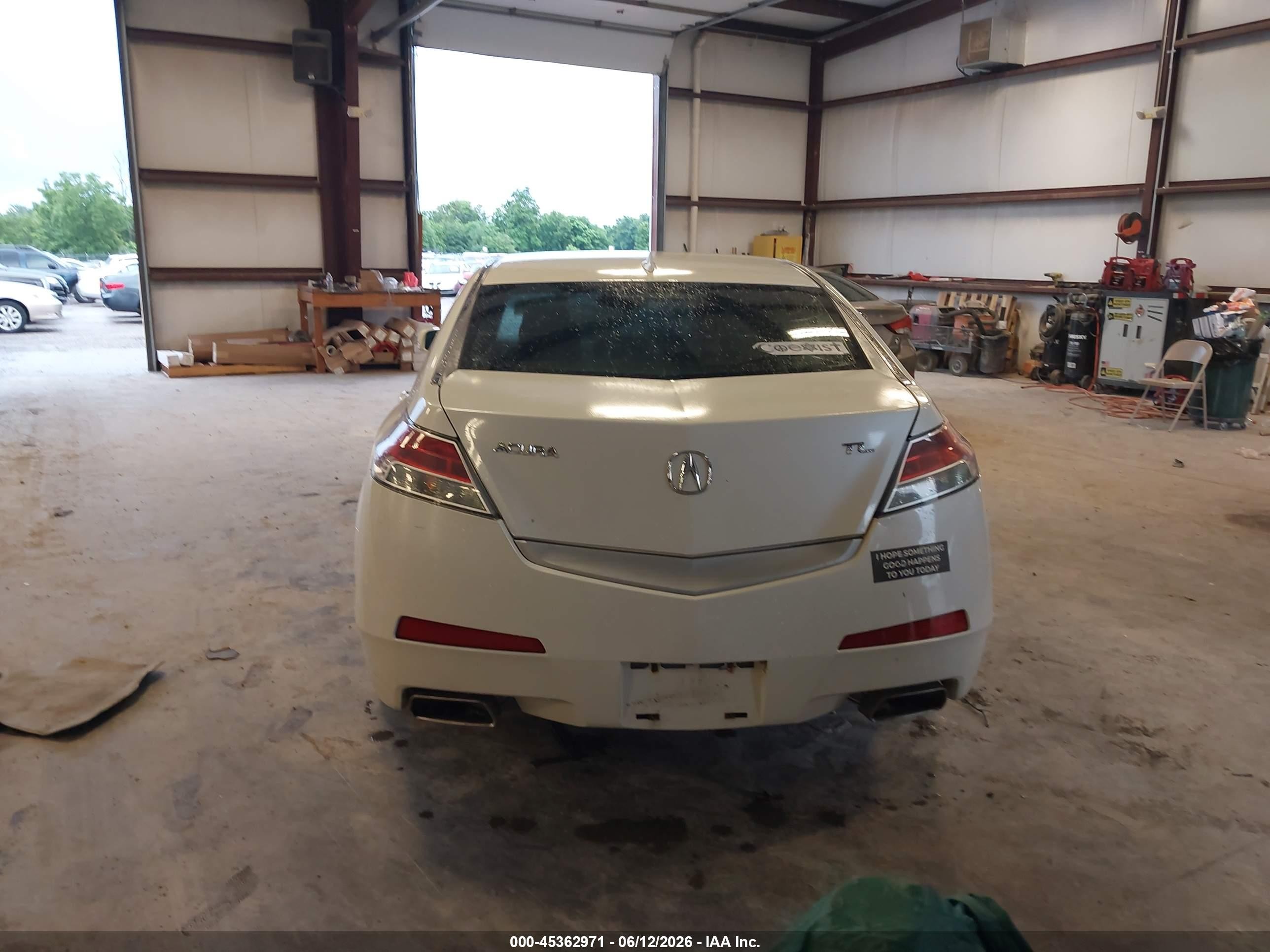 2010 Acura Tl 3.5 White vin: 19UUA8F29AA018421