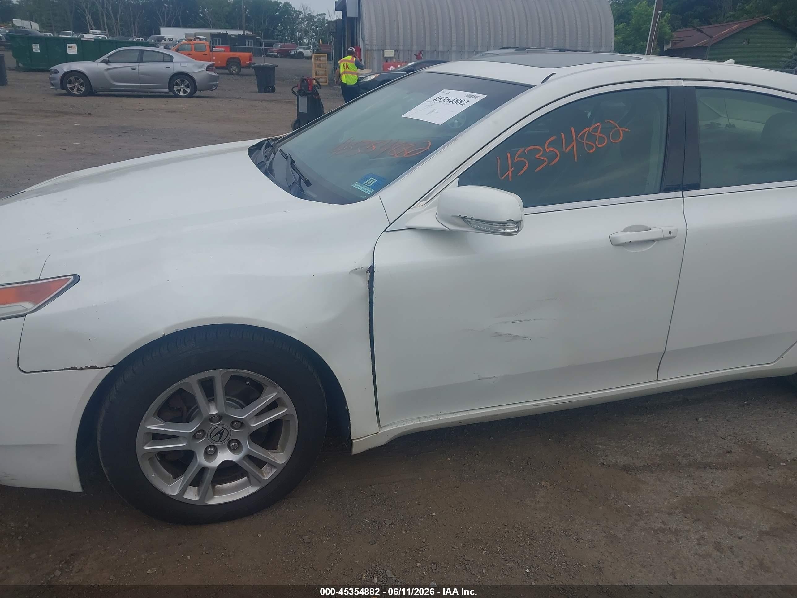 2011 Acura Tl 3.5 White vin: 19UUA8F29BA003256
