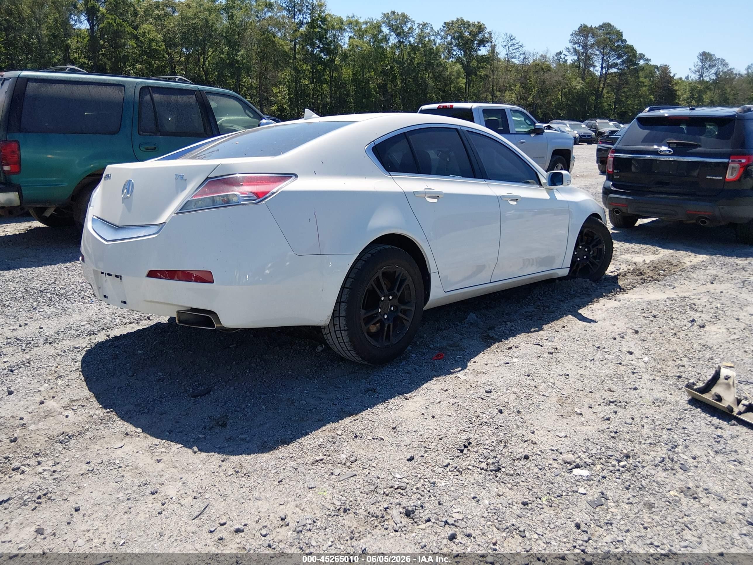 2010 Acura Tl 3.5 White vin: 19UUA8F2XAA014927