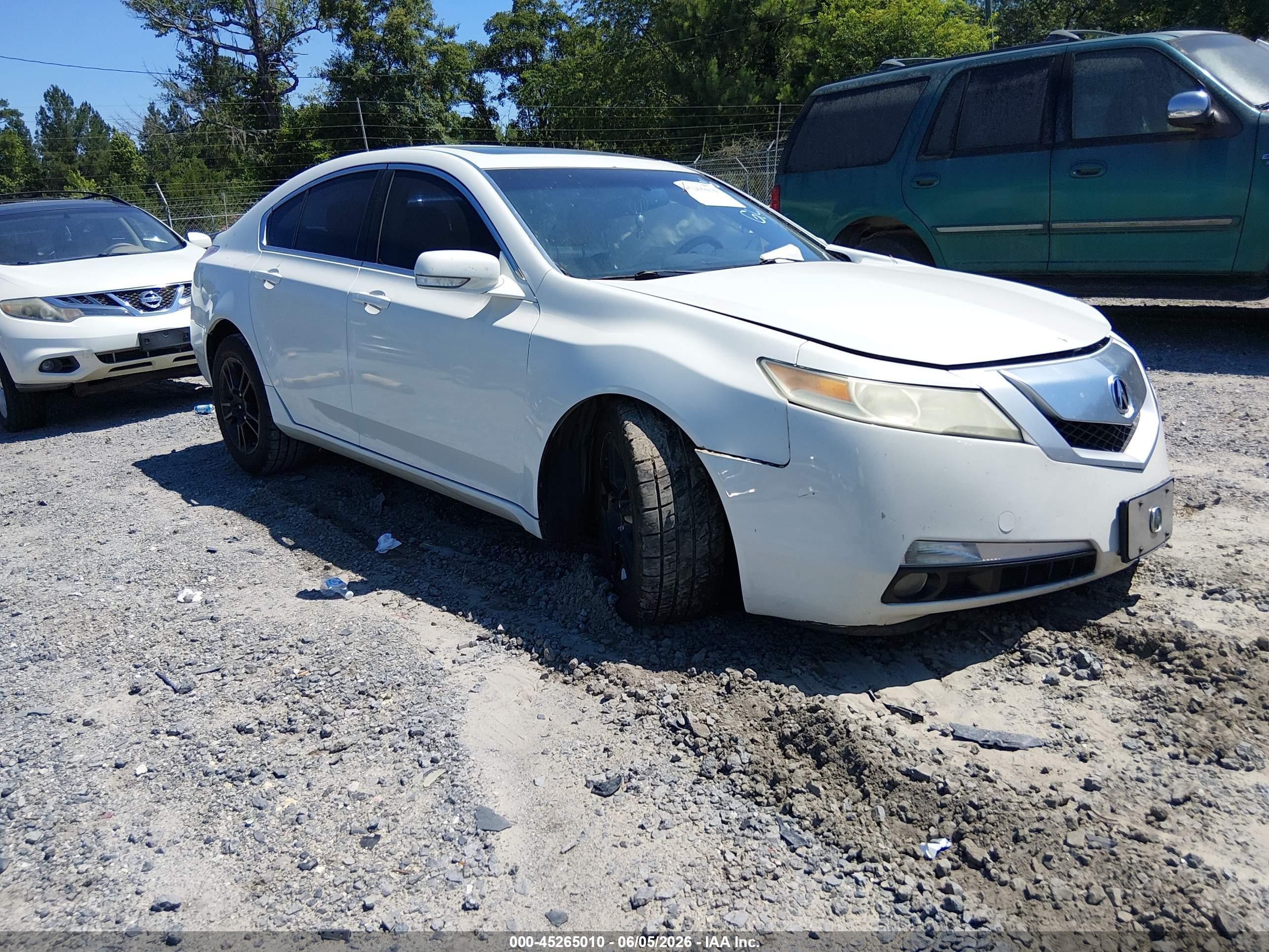 2010 Acura Tl 3.5 White vin: 19UUA8F2XAA014927