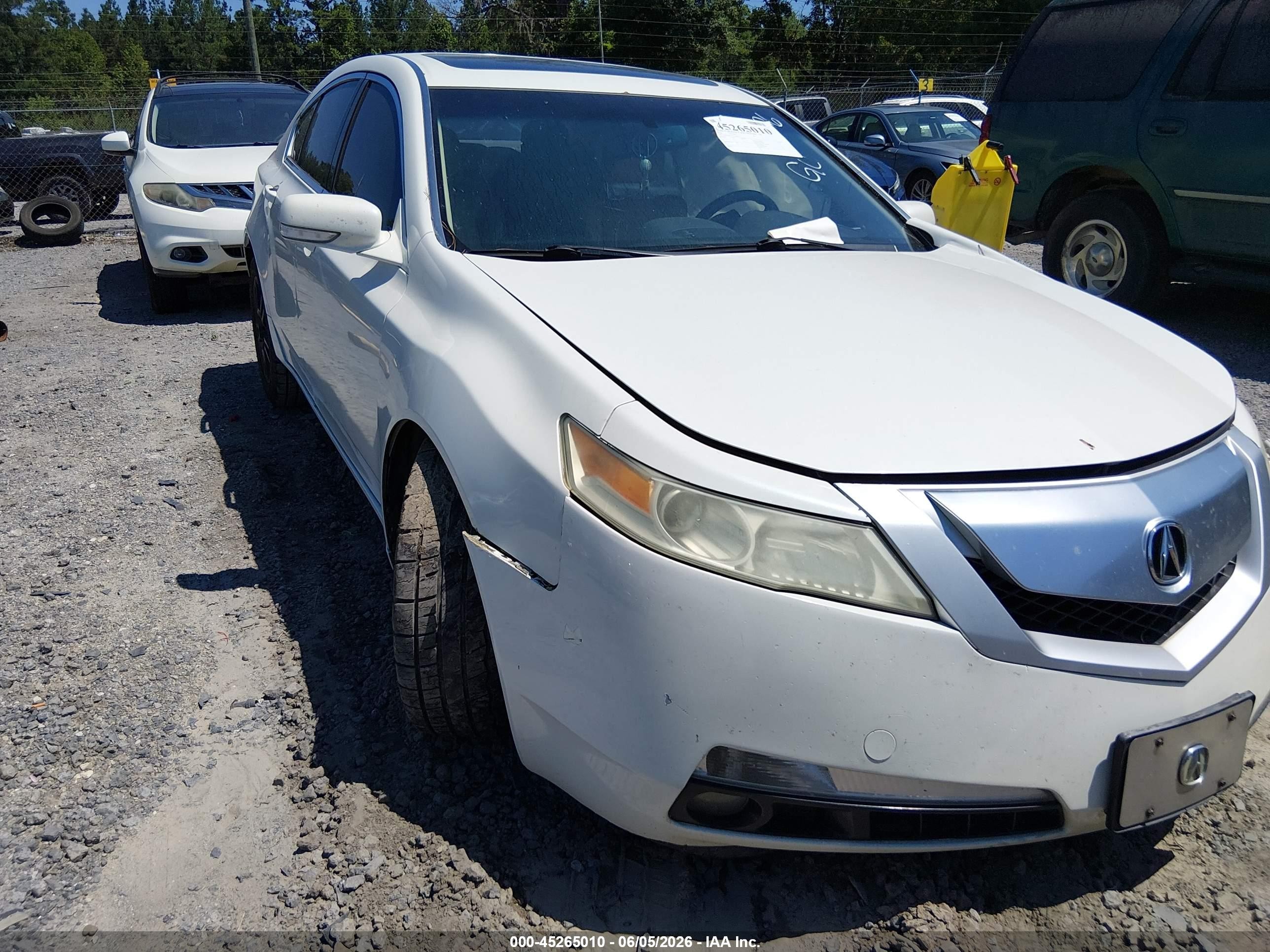 2010 Acura Tl 3.5 White vin: 19UUA8F2XAA014927