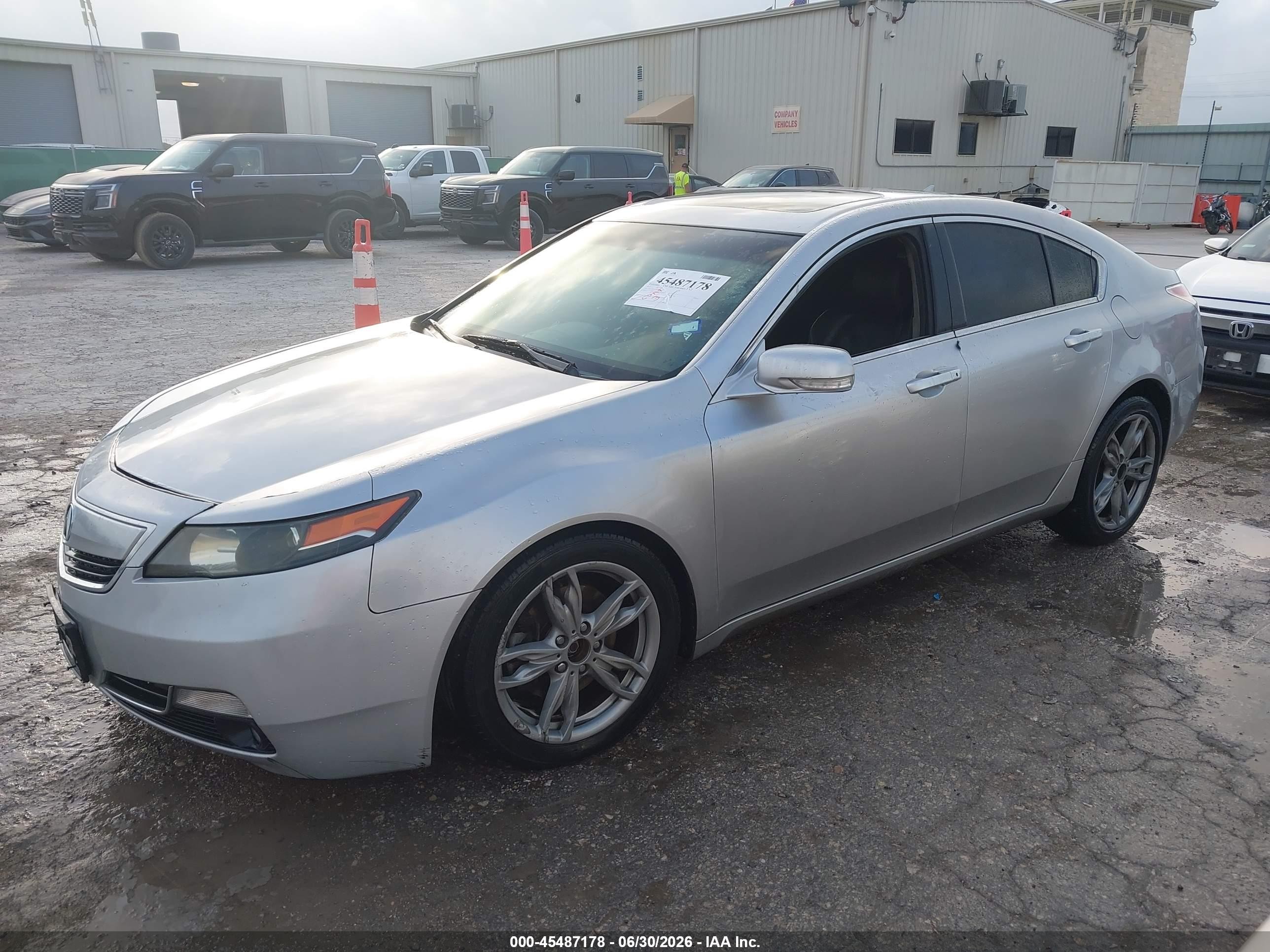 2013 Acura Tl 3.5 Silver vin: 19UUA8F2XDA009697