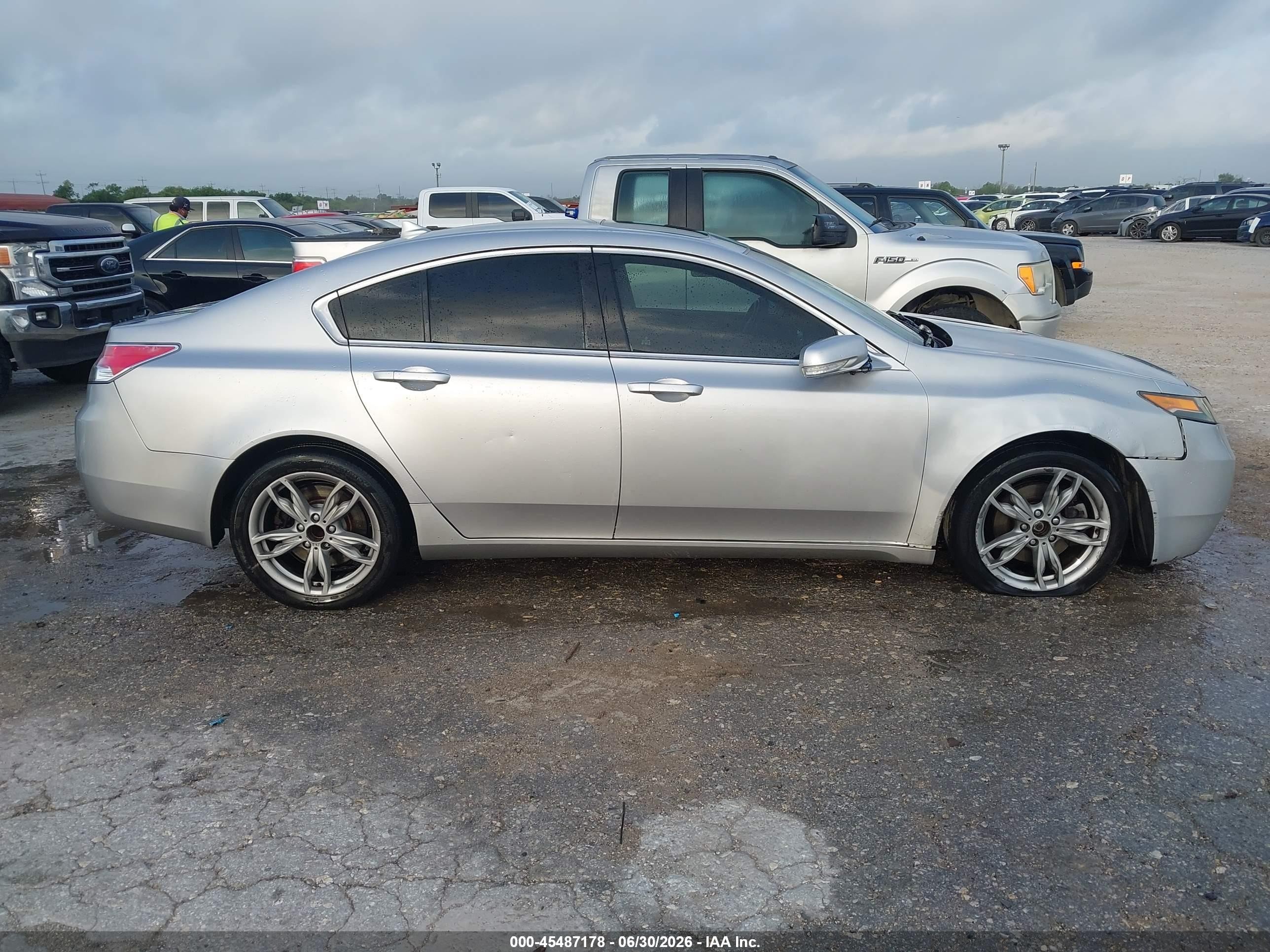 2013 Acura Tl 3.5 Silver vin: 19UUA8F2XDA009697