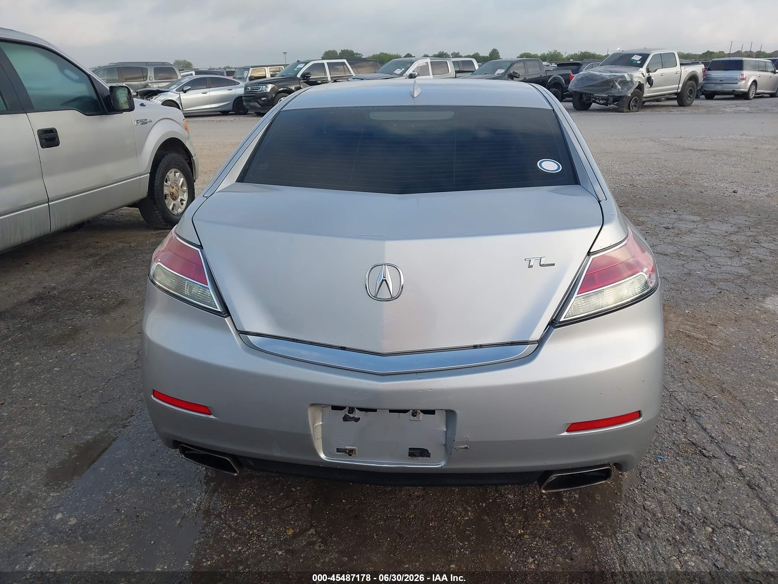 2013 Acura Tl 3.5 Silver vin: 19UUA8F2XDA009697