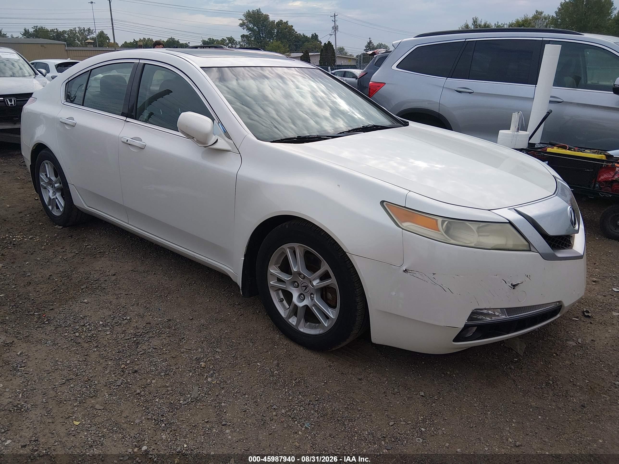 2010 Acura Tl 3.5 White vin: 19UUA8F50AA007026