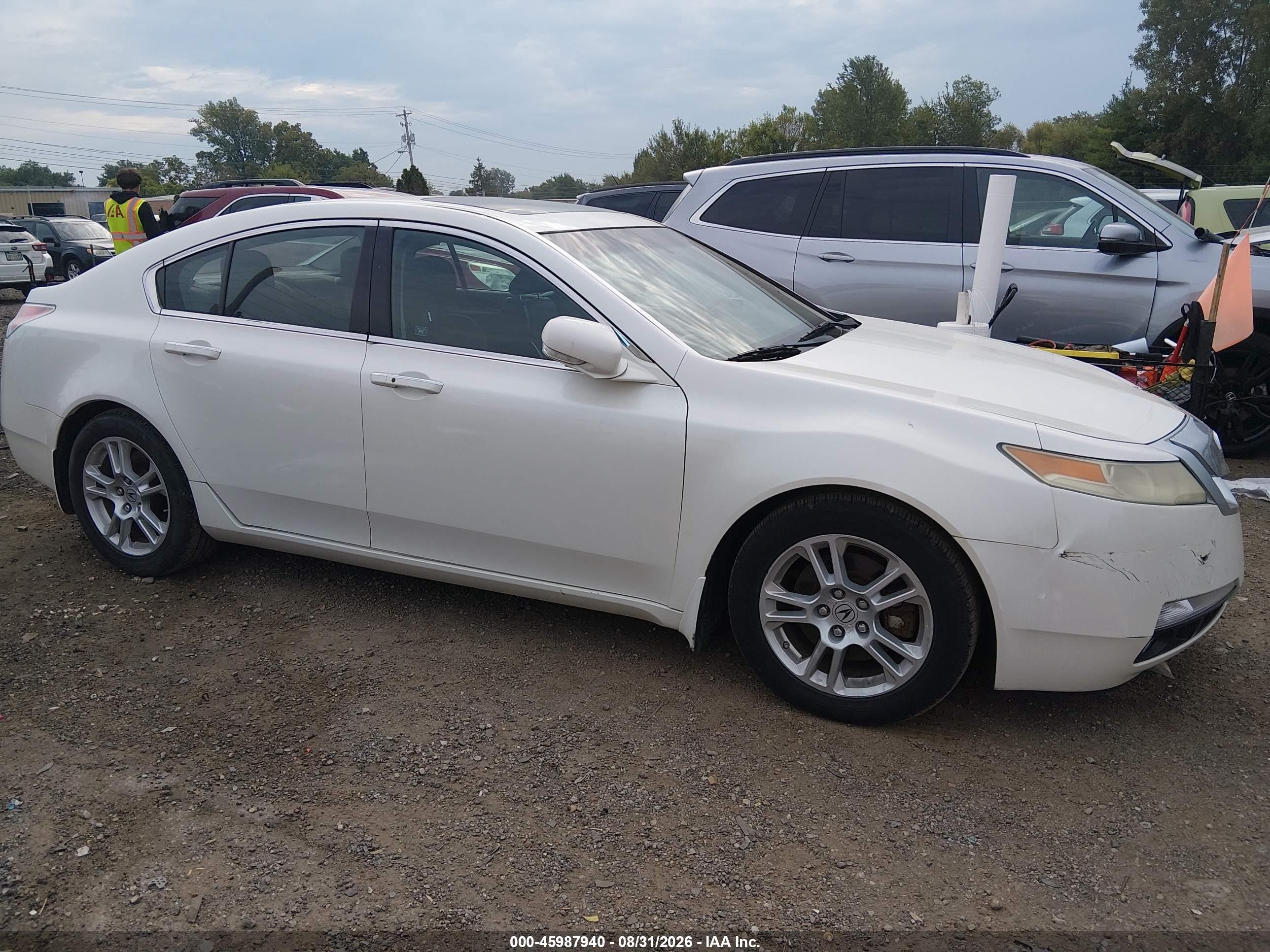2010 Acura Tl 3.5 White vin: 19UUA8F50AA007026