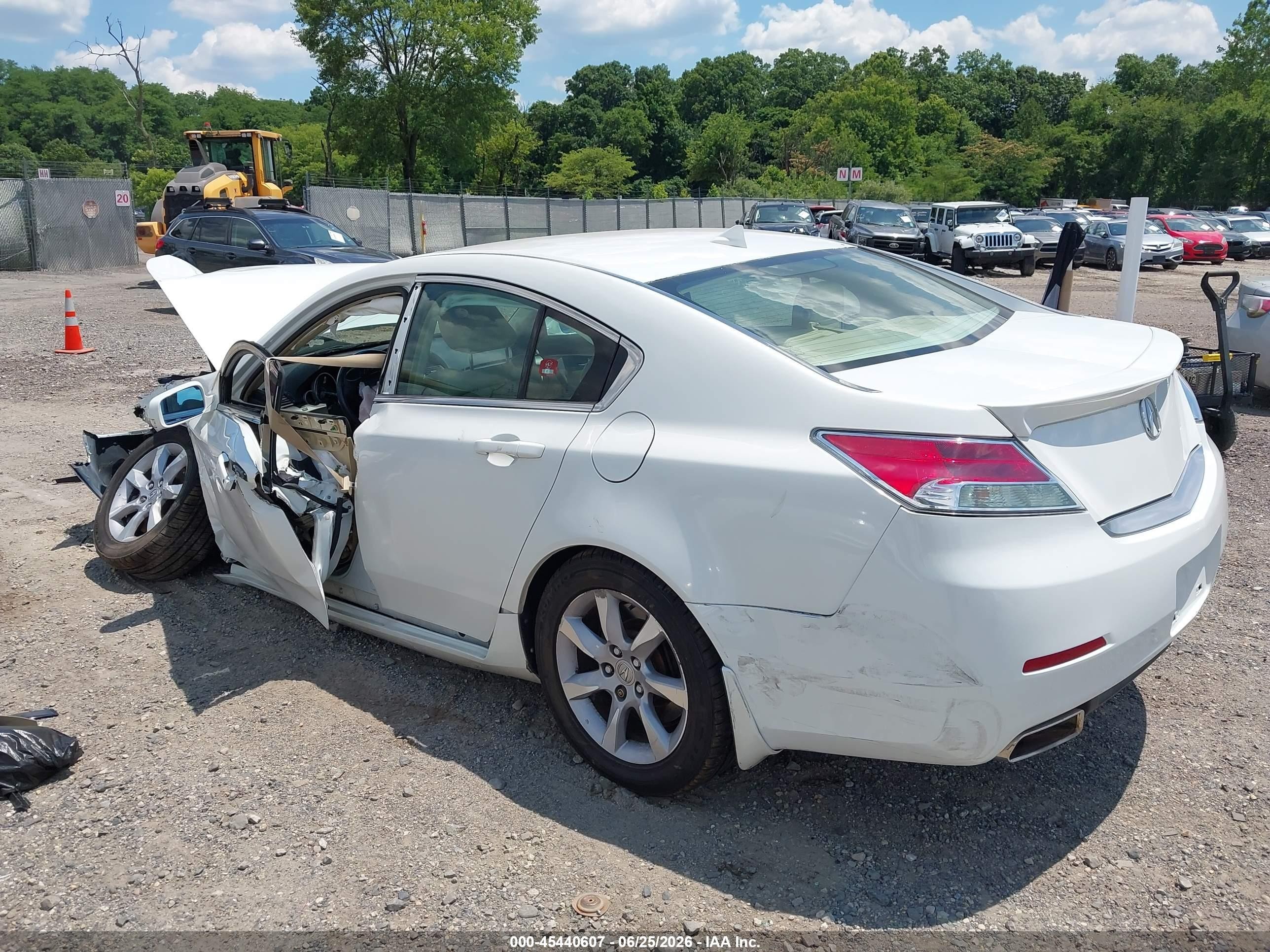 2014 Acura Tl 3.5 White vin: 19UUA8F51EA008918
