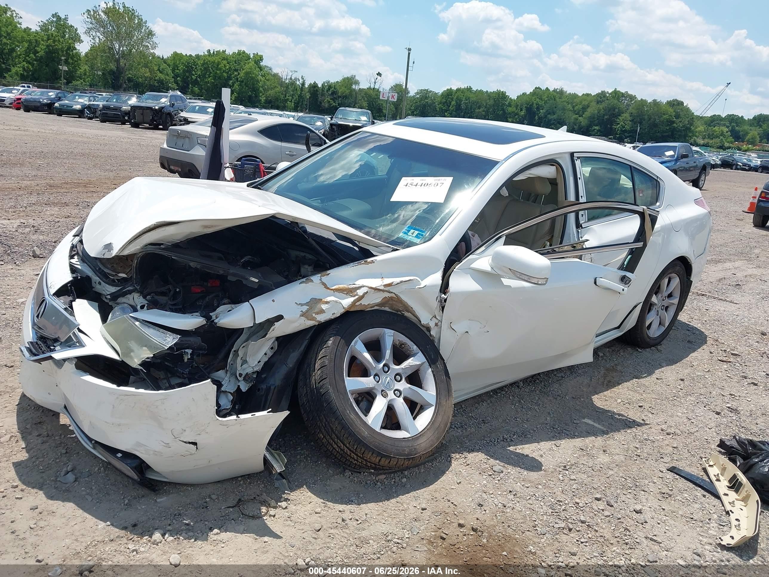 2014 Acura Tl 3.5 White vin: 19UUA8F51EA008918