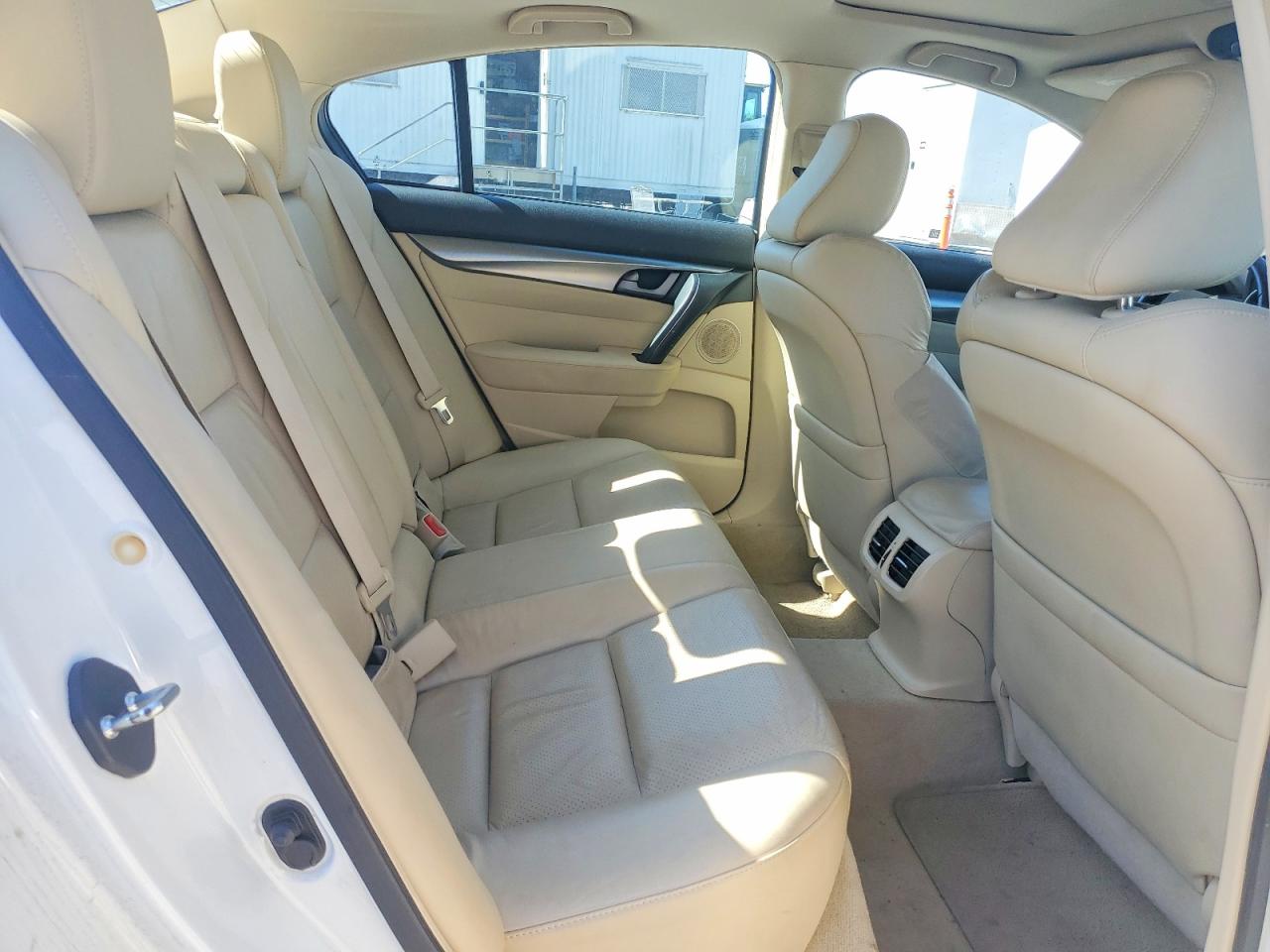 2010 Acura Tl White vin: 19UUA8F52AA007898