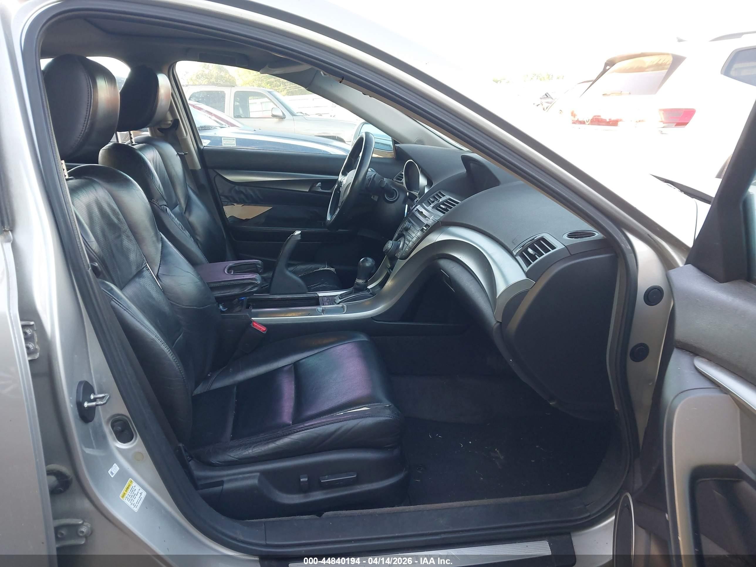 2010 Acura Tl 3.5 Серебряный vin: 19UUA8F52AA016035