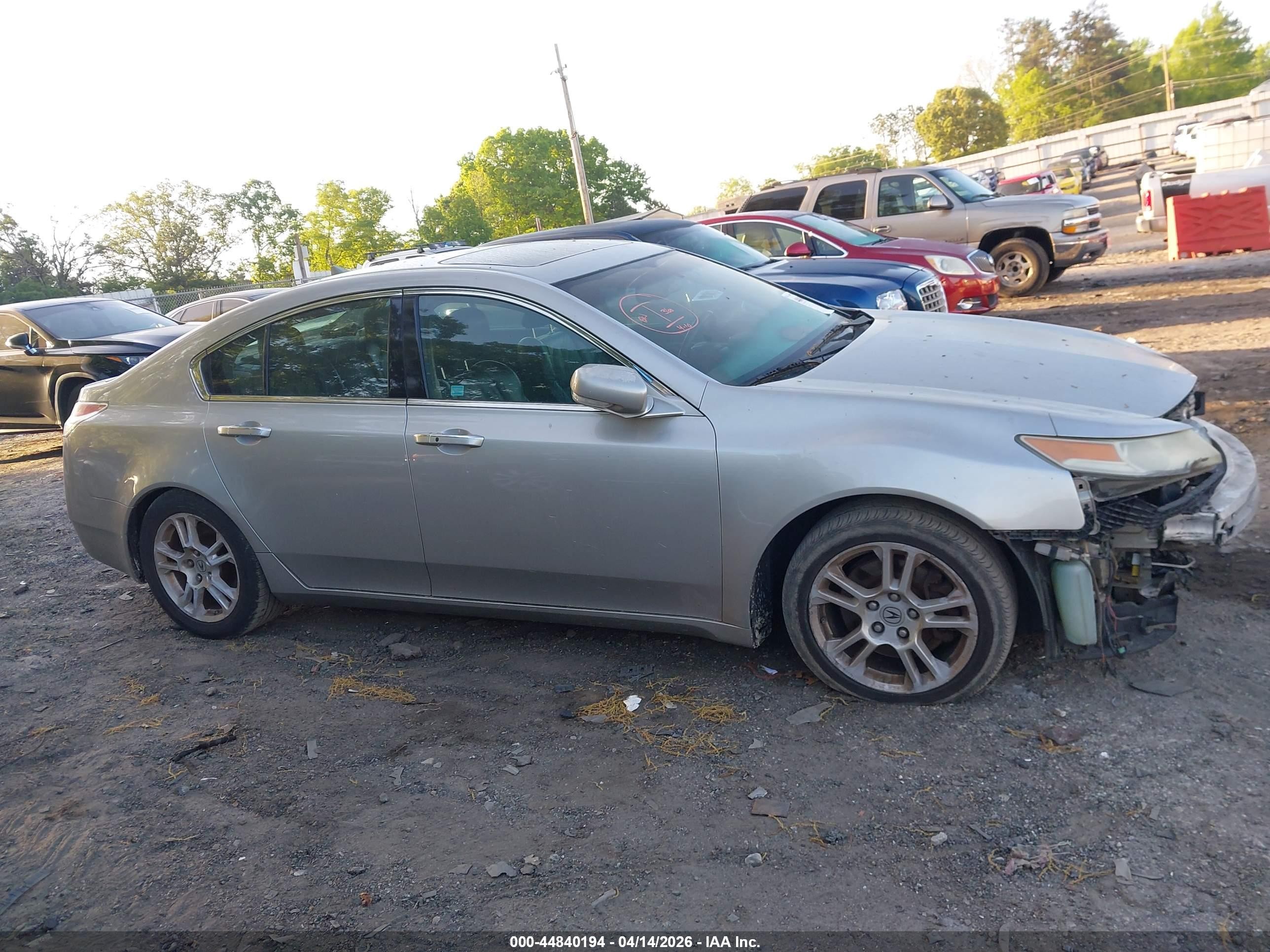 2010 Acura Tl 3.5 Серебряный vin: 19UUA8F52AA016035