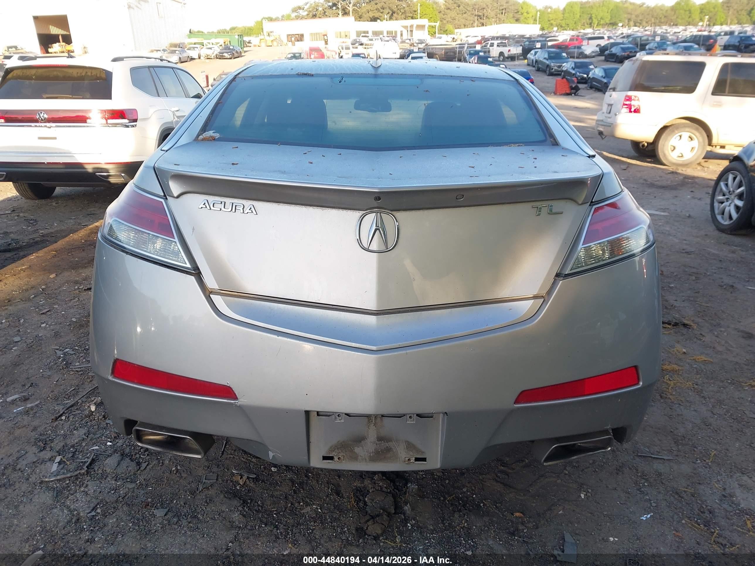 2010 Acura Tl 3.5 Серебряный vin: 19UUA8F52AA016035