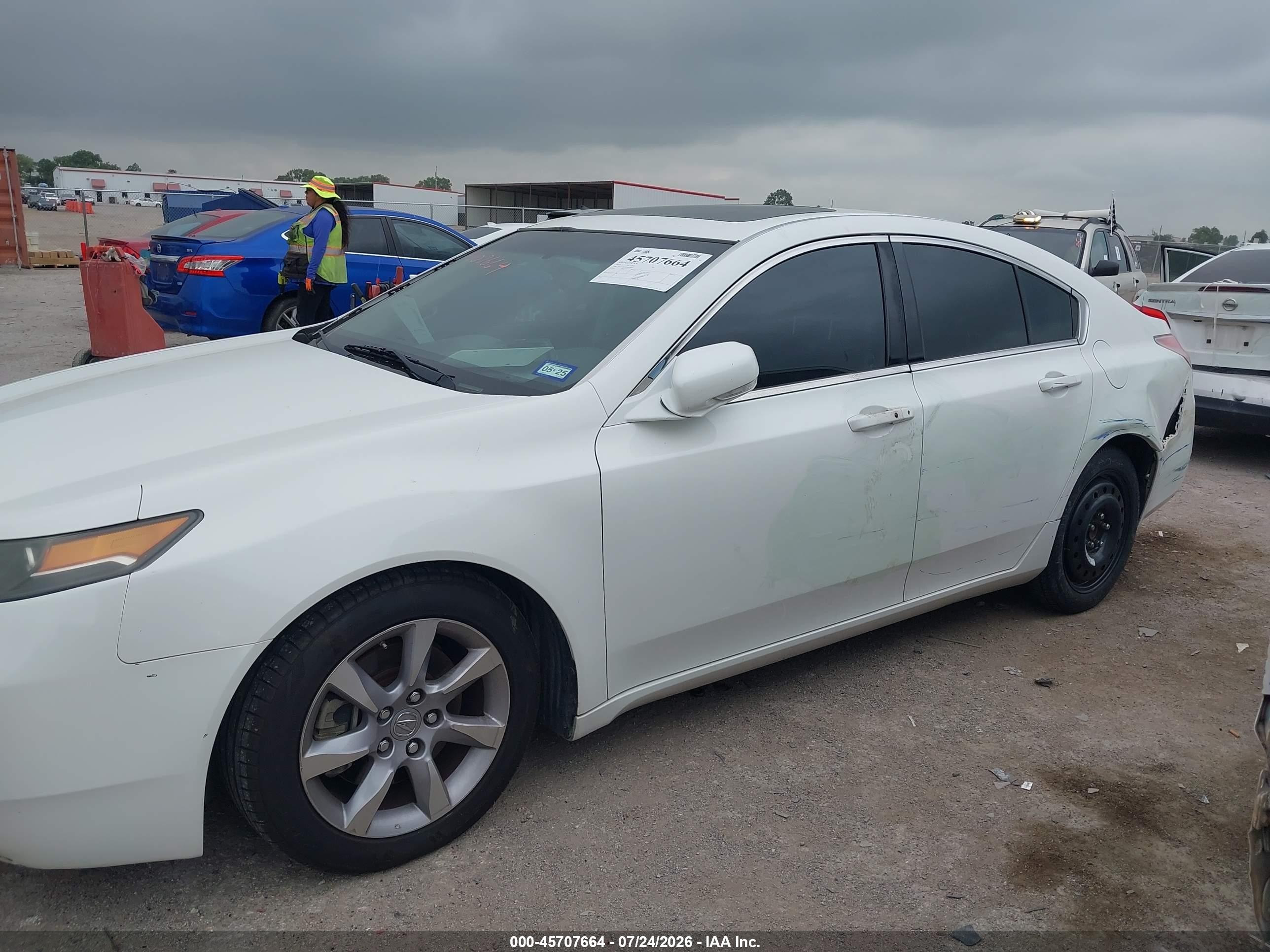 2012 Acura Tl 3.5 White vin: 19UUA8F52CA018869